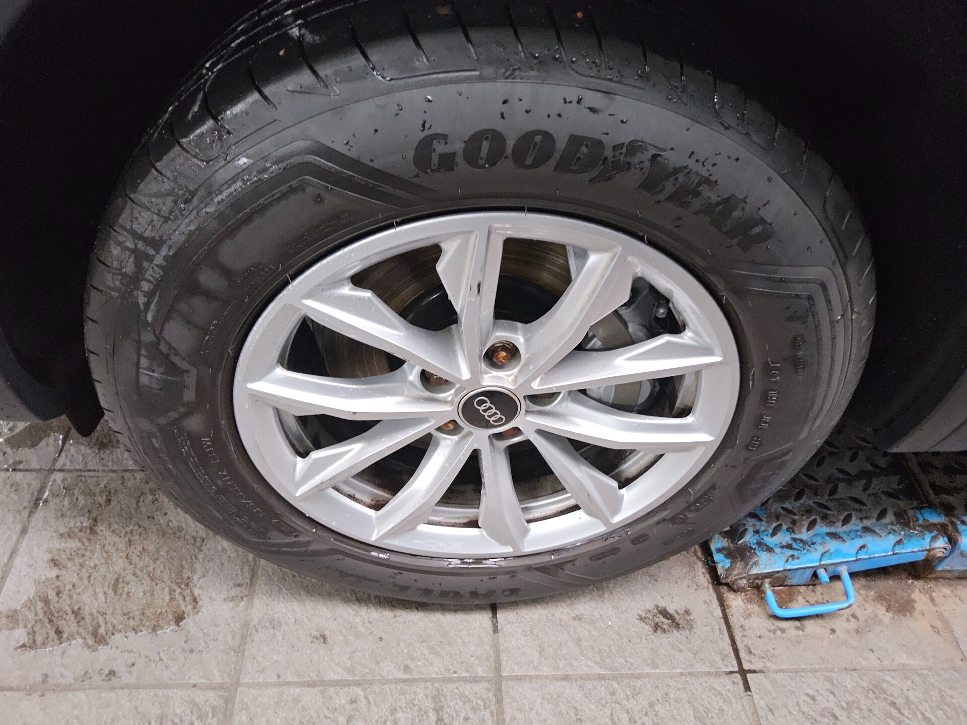 Audi Q5 40 TDI Qu. Navi vc+ LED AHK PDC Shz 11