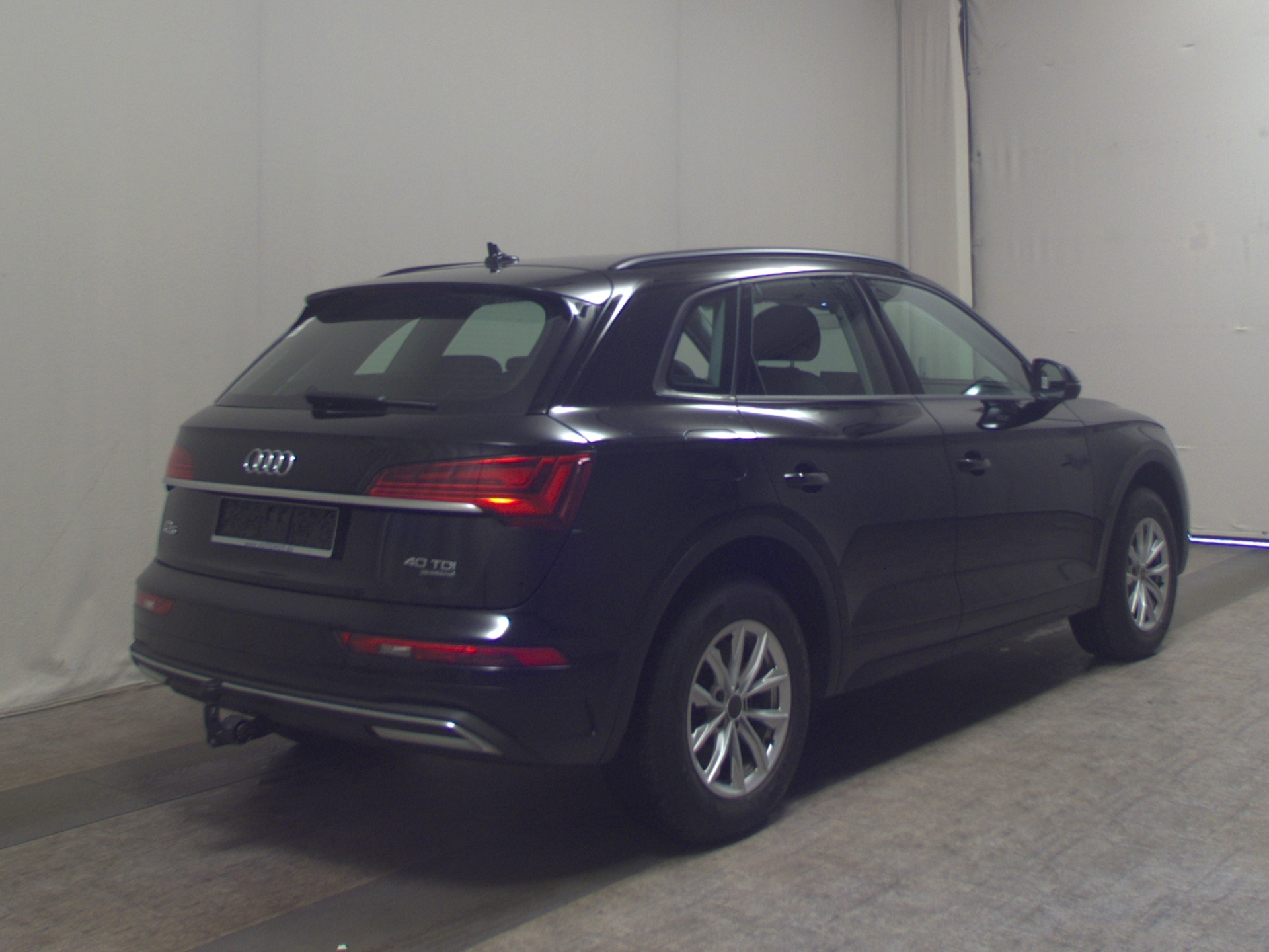 Audi Q5 40 TDI Qu. Navi vc+ LED AHK PDC Shz 4