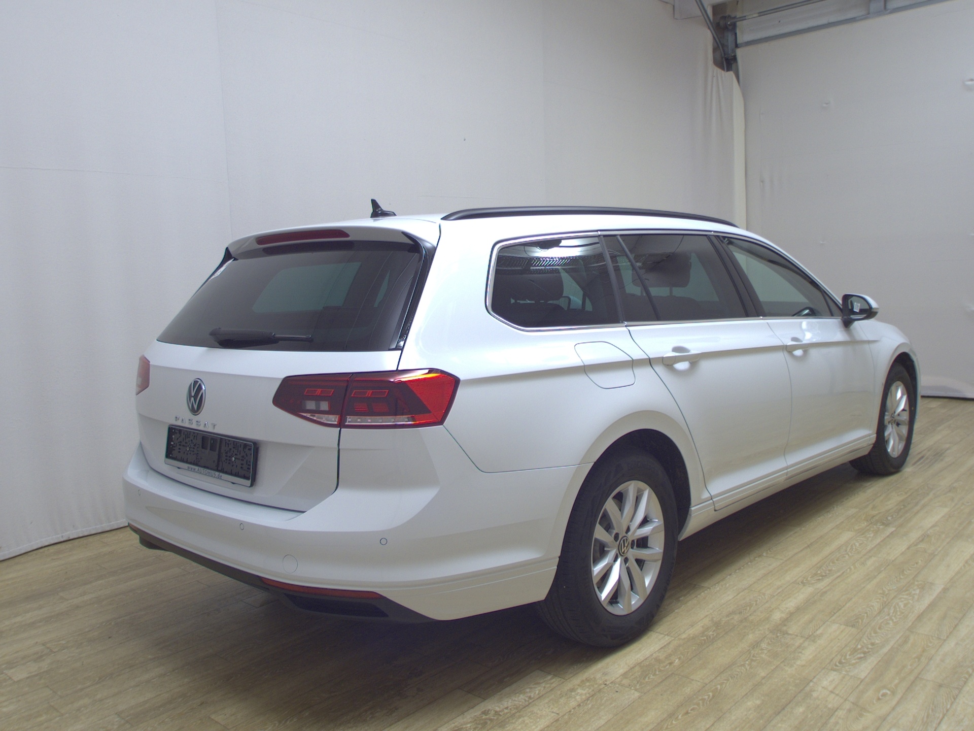 Volkswagen Passat Var. 2.0 TDI Business Navi LED RfK ACC 4