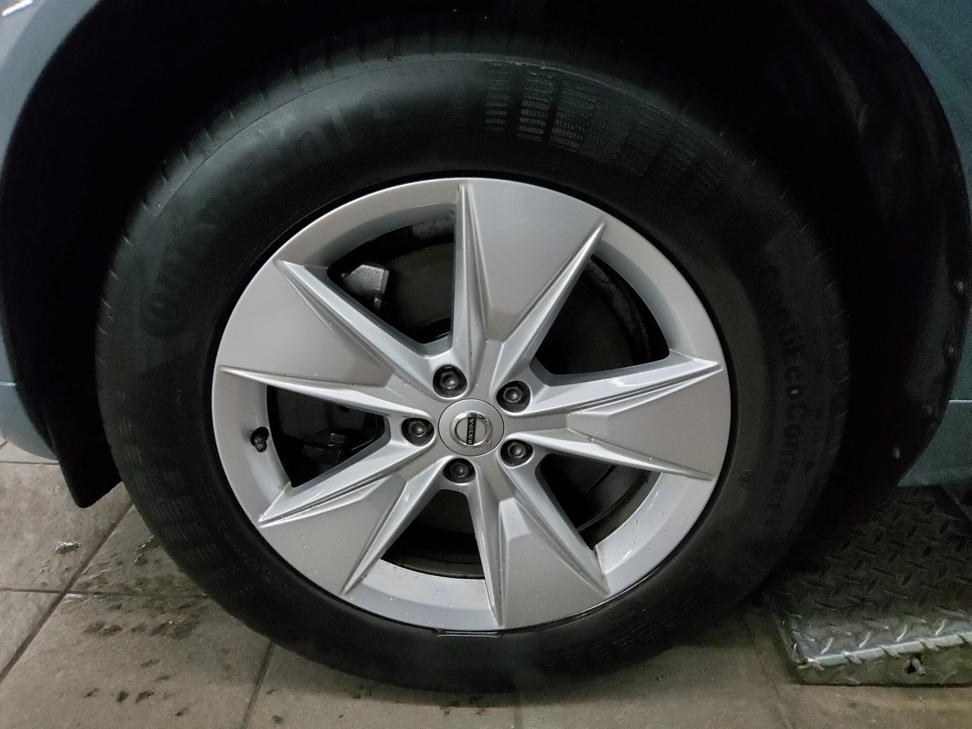 Volvo XC60 B4 Momentum Leder Navi LED RfK AHK Sound 11