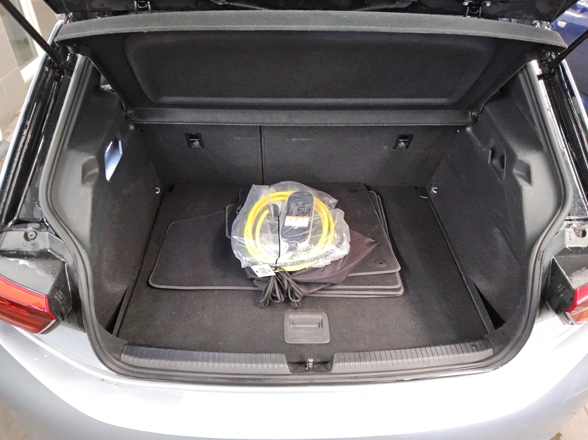 Volkswagen ID.3 Pro Performance Navi LED ACC PDC Shz Klima 12