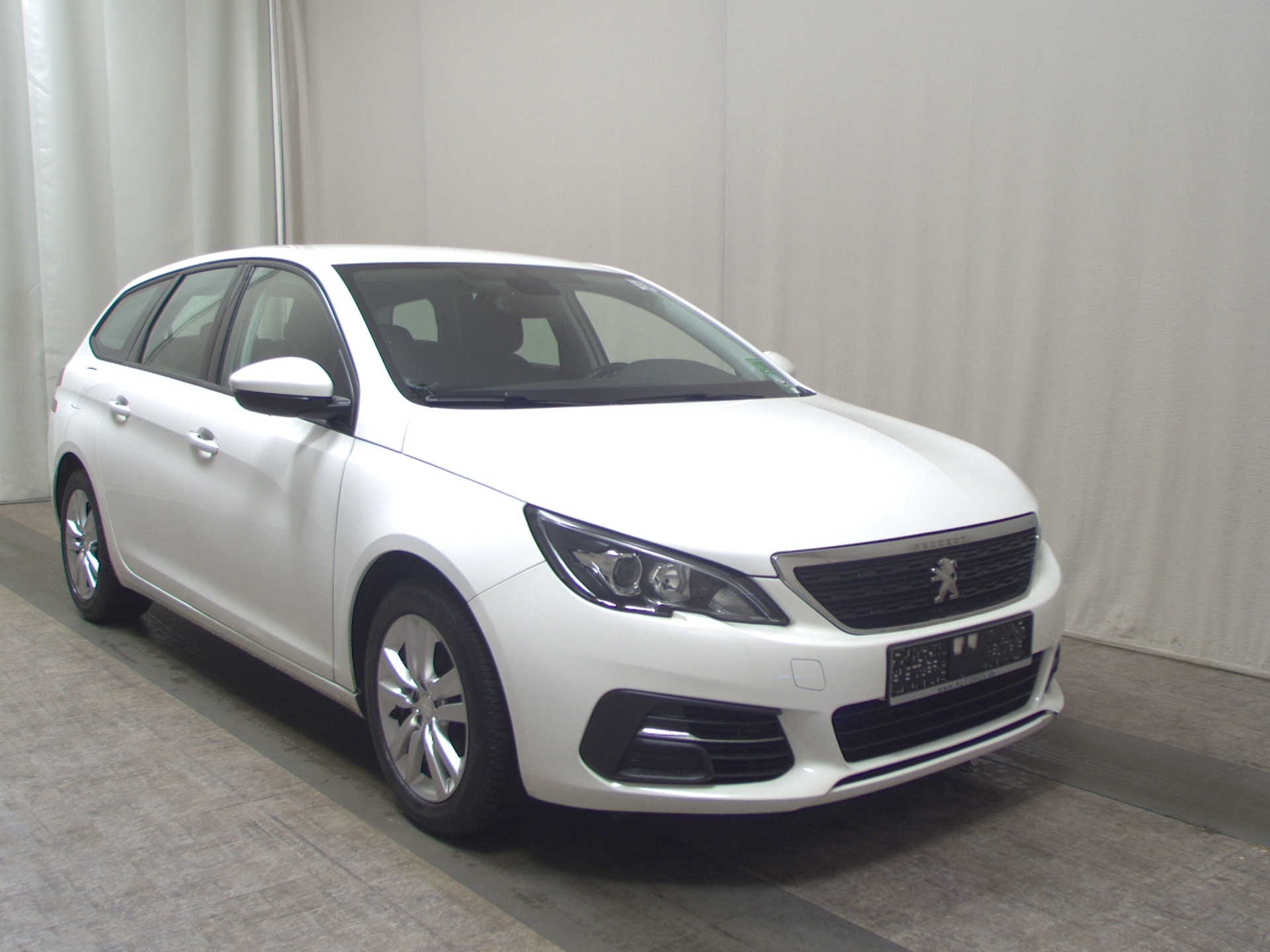 Peugeot 308 BlueHDi 130 Active Navi Shz PDC Tempomat 3