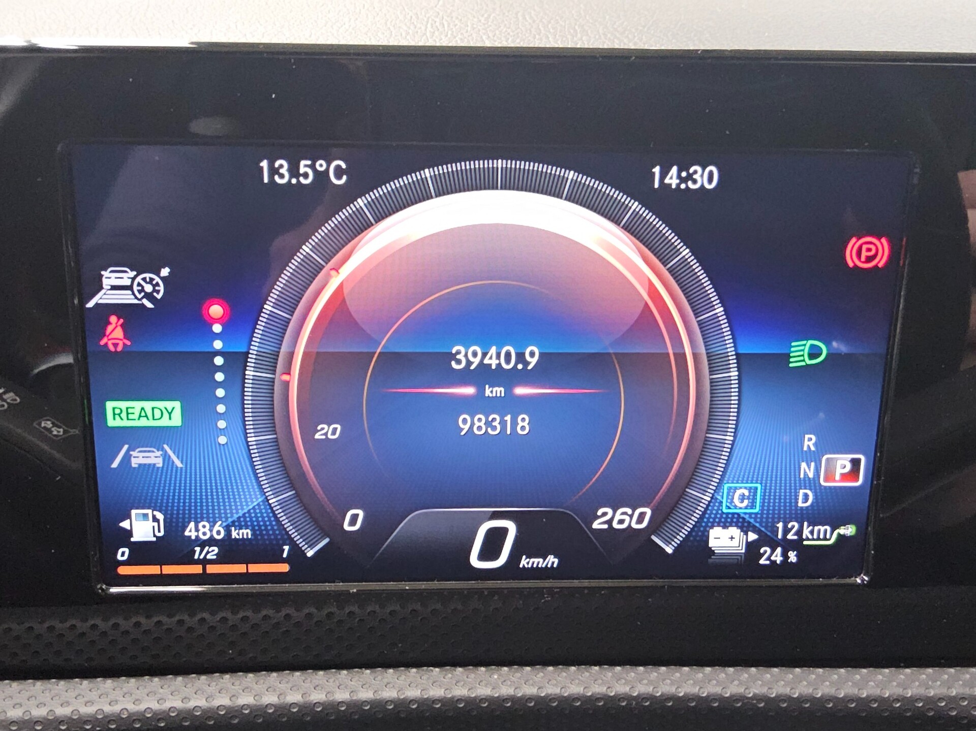 Mercedes-Benz CLA 250 Shooting Brake e AMG-Line Pano Burmester 8