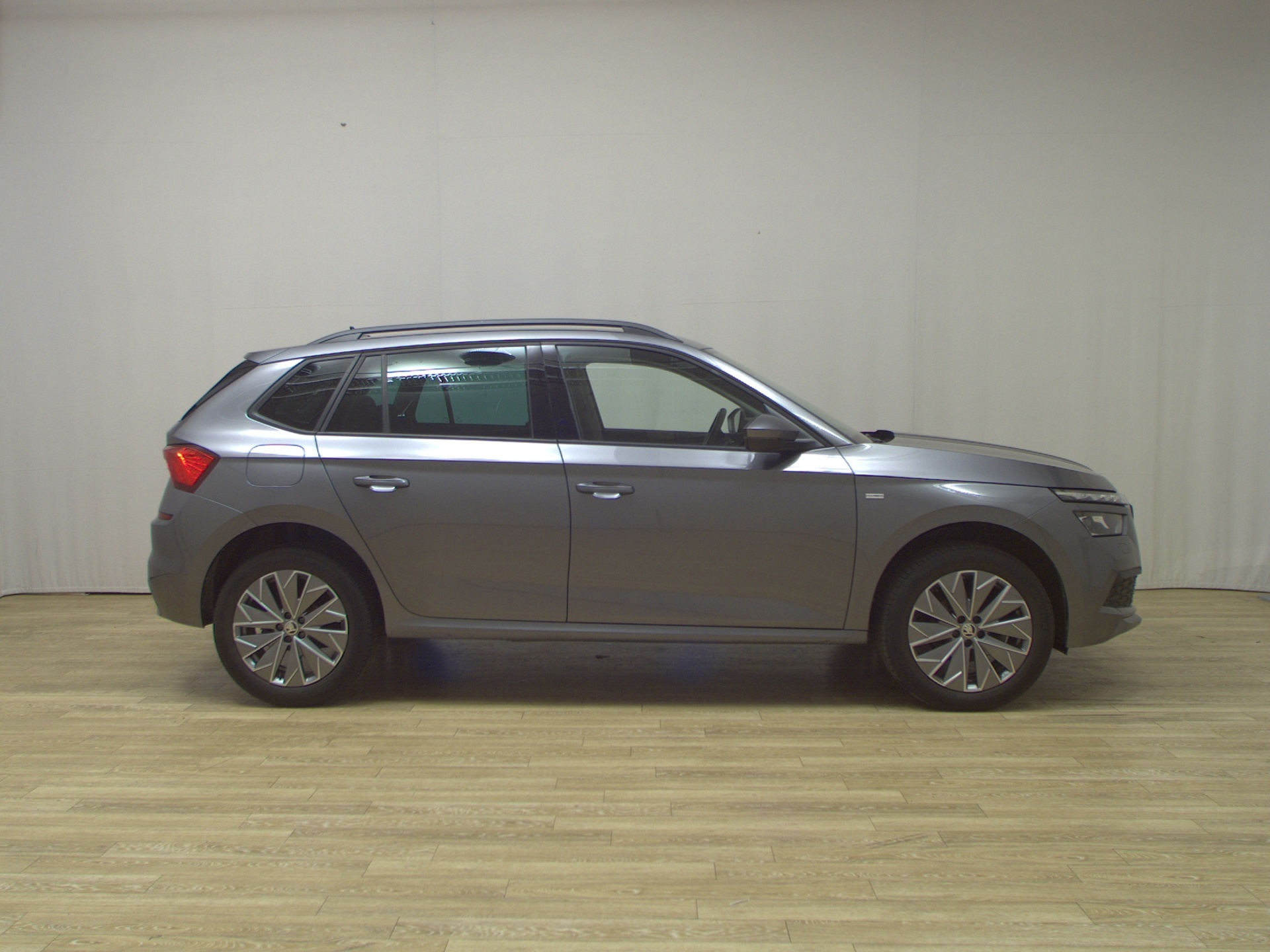 Skoda Kamiq 1.0 TSI Tour Navi LED virtual RfK Shz PDC