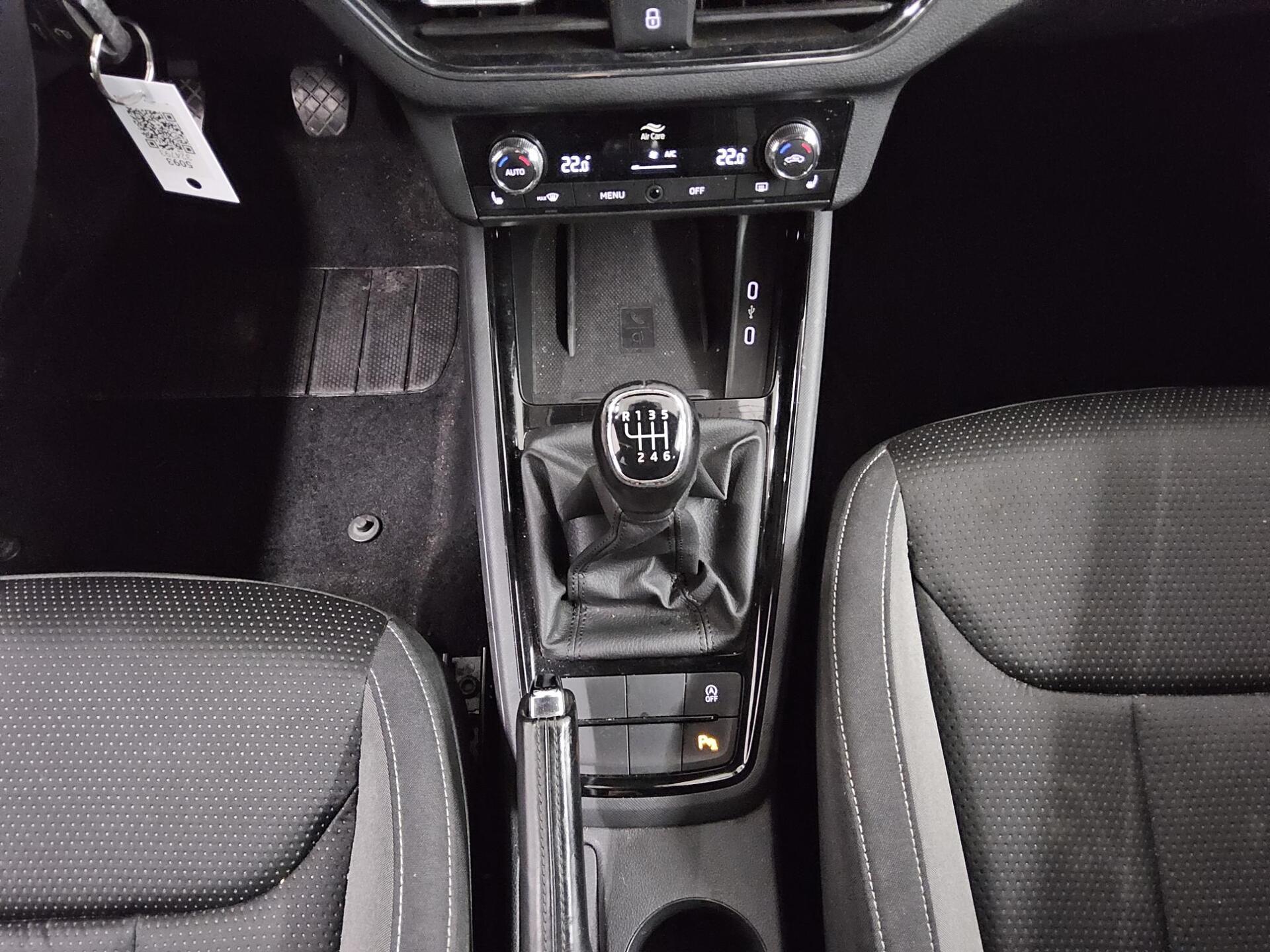 Skoda Kamiq 1.0 TSI Tour Navi LED virtual RfK Shz PDC 6