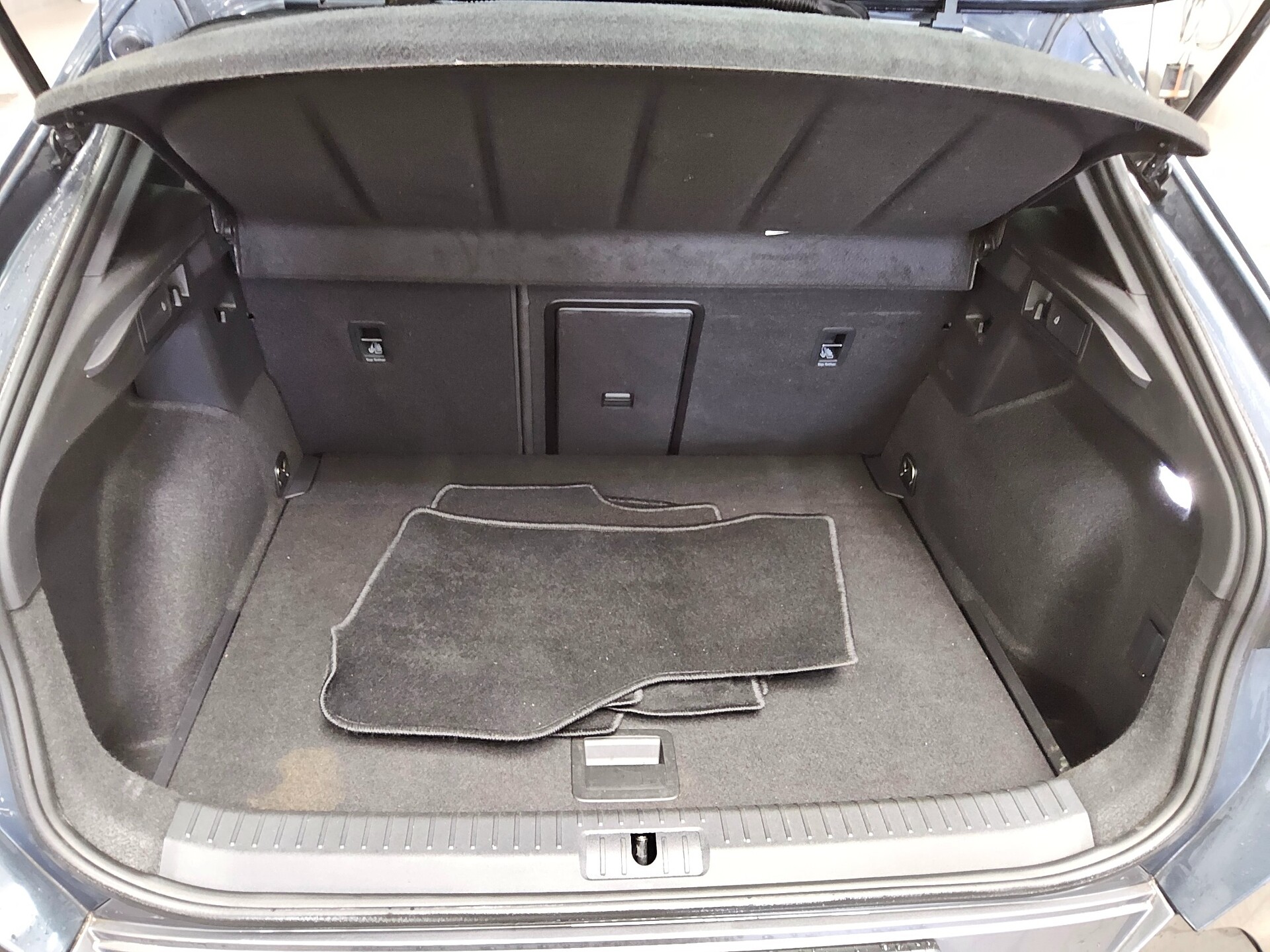 Cupra Formentor 2.0 TDI 4Drive Navi LED vc Pano RfK 13