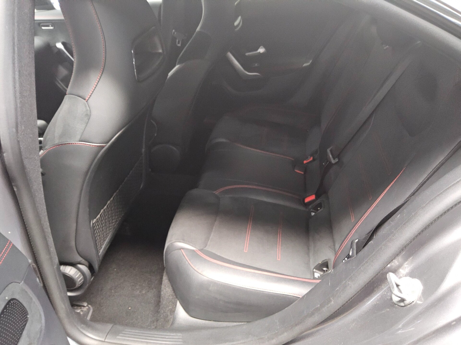 Mercedes-Benz CLA 200 d AMG-Line Night Navi LED MBUX 13