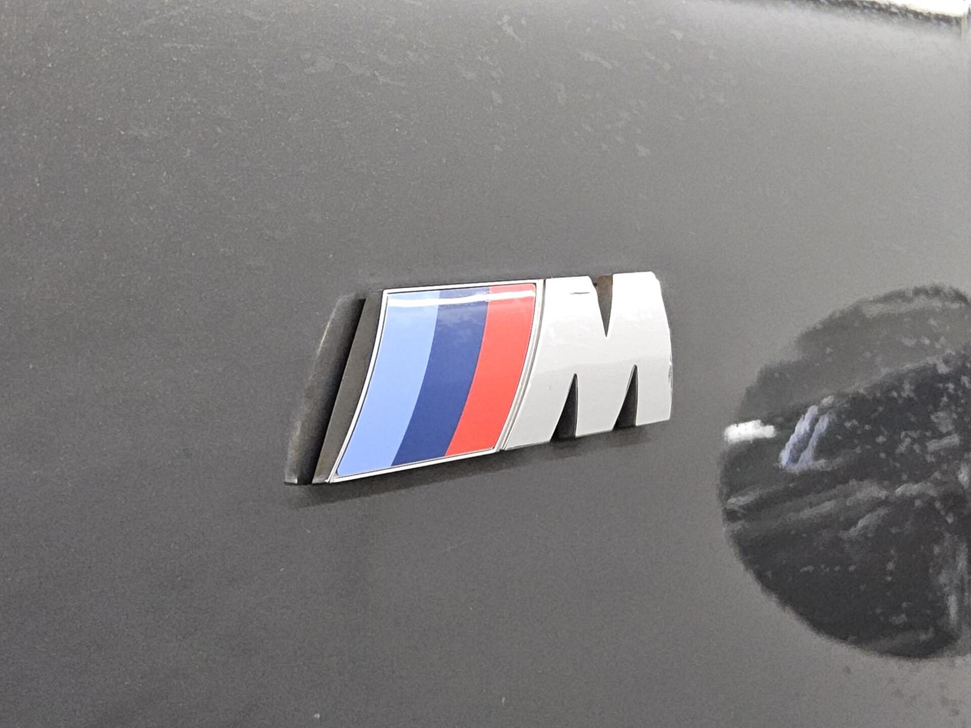 BMW 320dA Touring M-Sport Leder Navi LED Curved LC 12