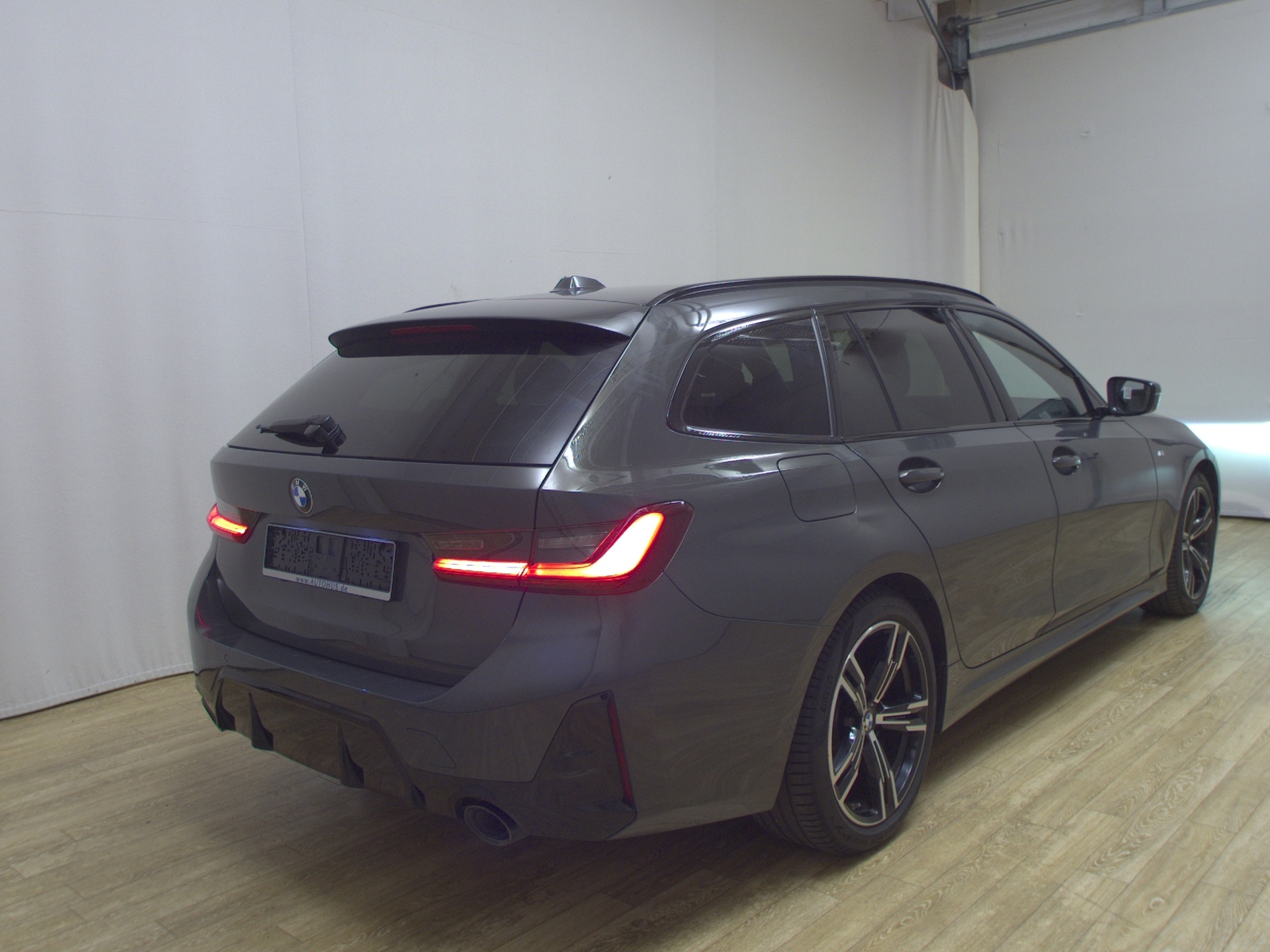 BMW 320dA Touring M-Sport Leder Navi LED Curved LC 4