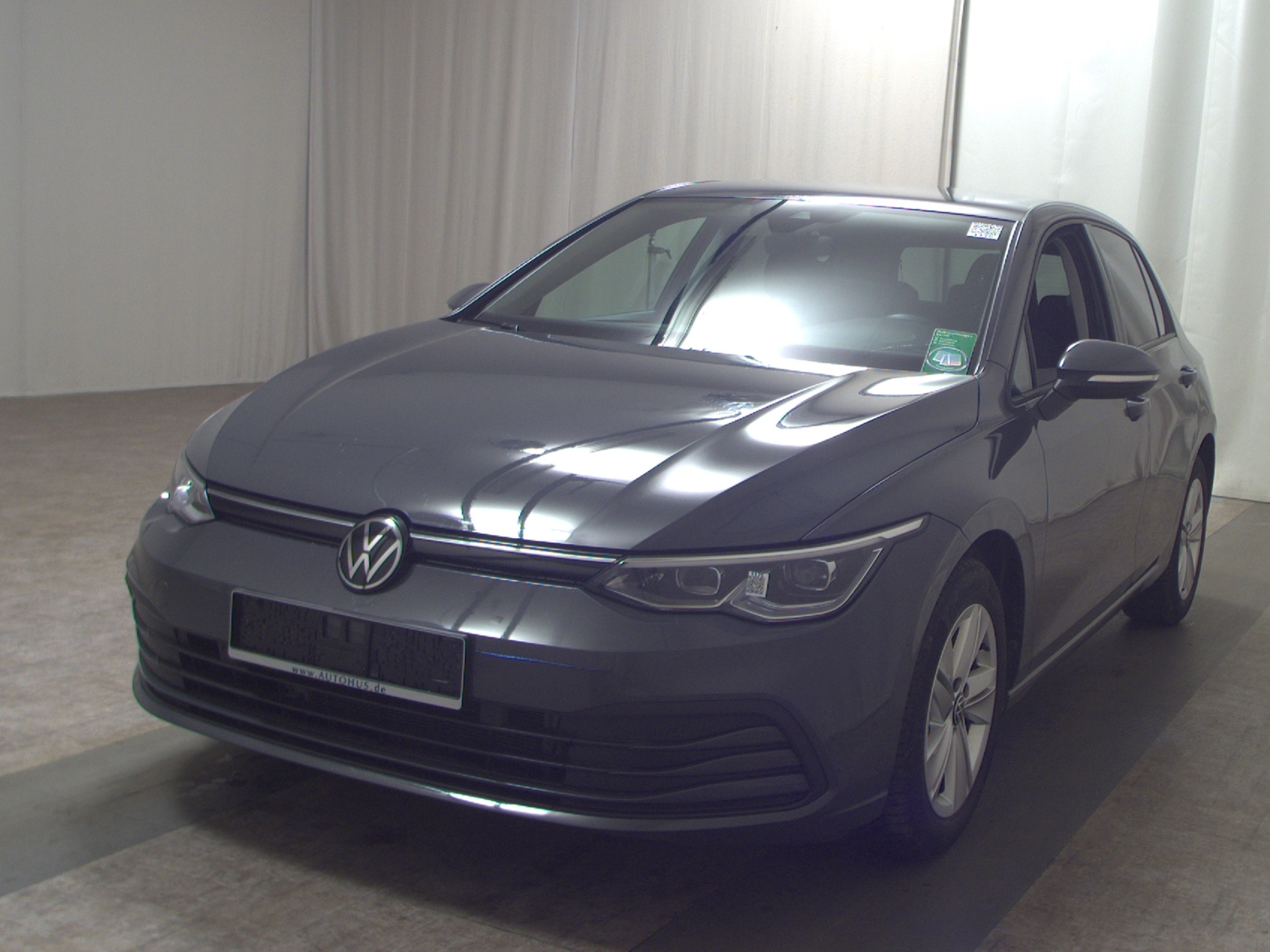 Volkswagen Golf-8 1.5 TSI Life Navi LED+ DC Ambiente Shz 2