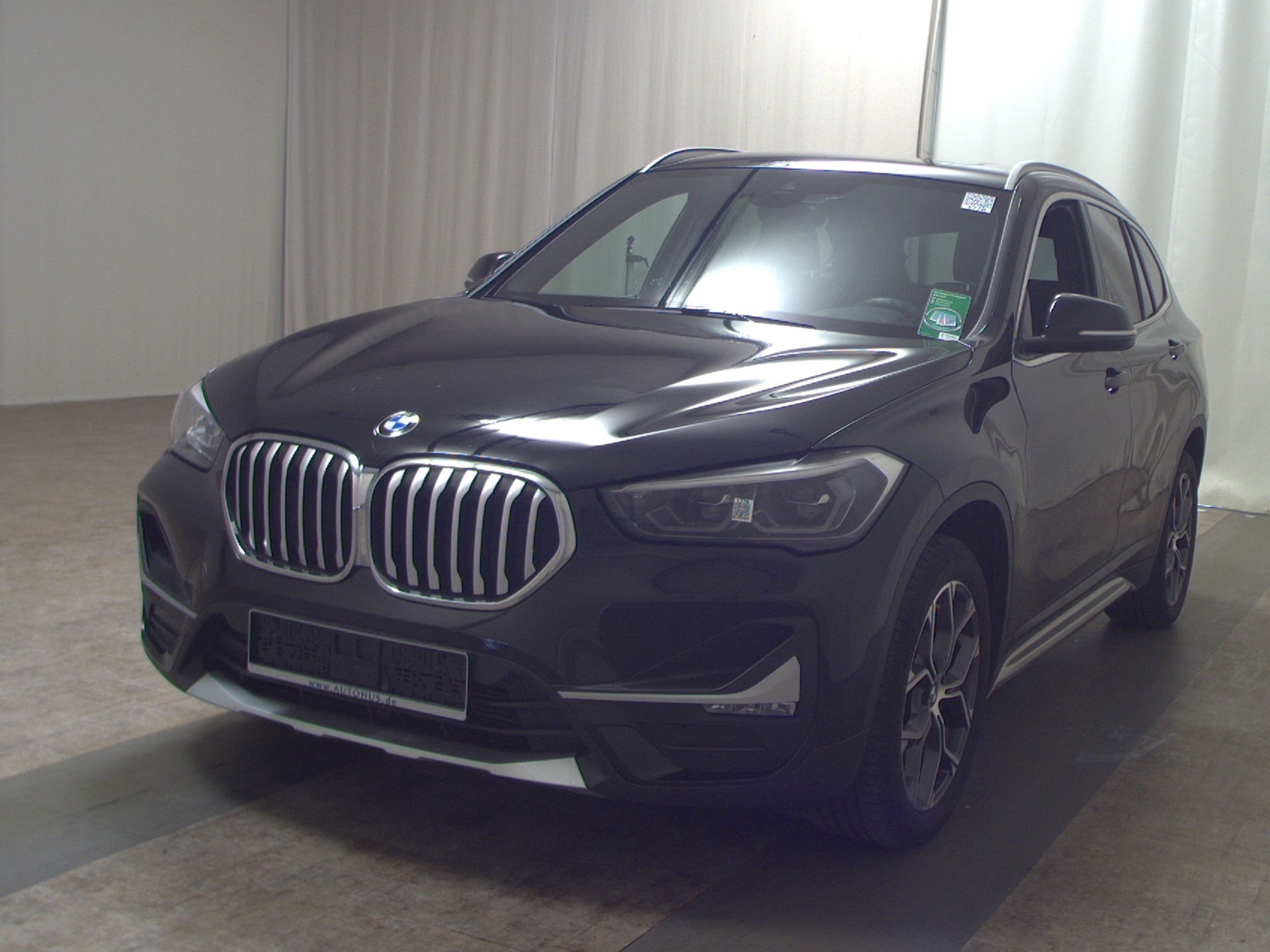 BMW X1 sDrive18d X-Line T-Leder Navi LED+ Pano AHK 2
