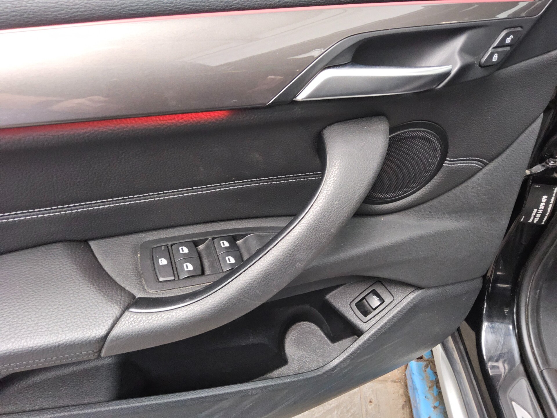 BMW X1 sDrive18d X-Line T-Leder Navi LED+ Pano AHK 9