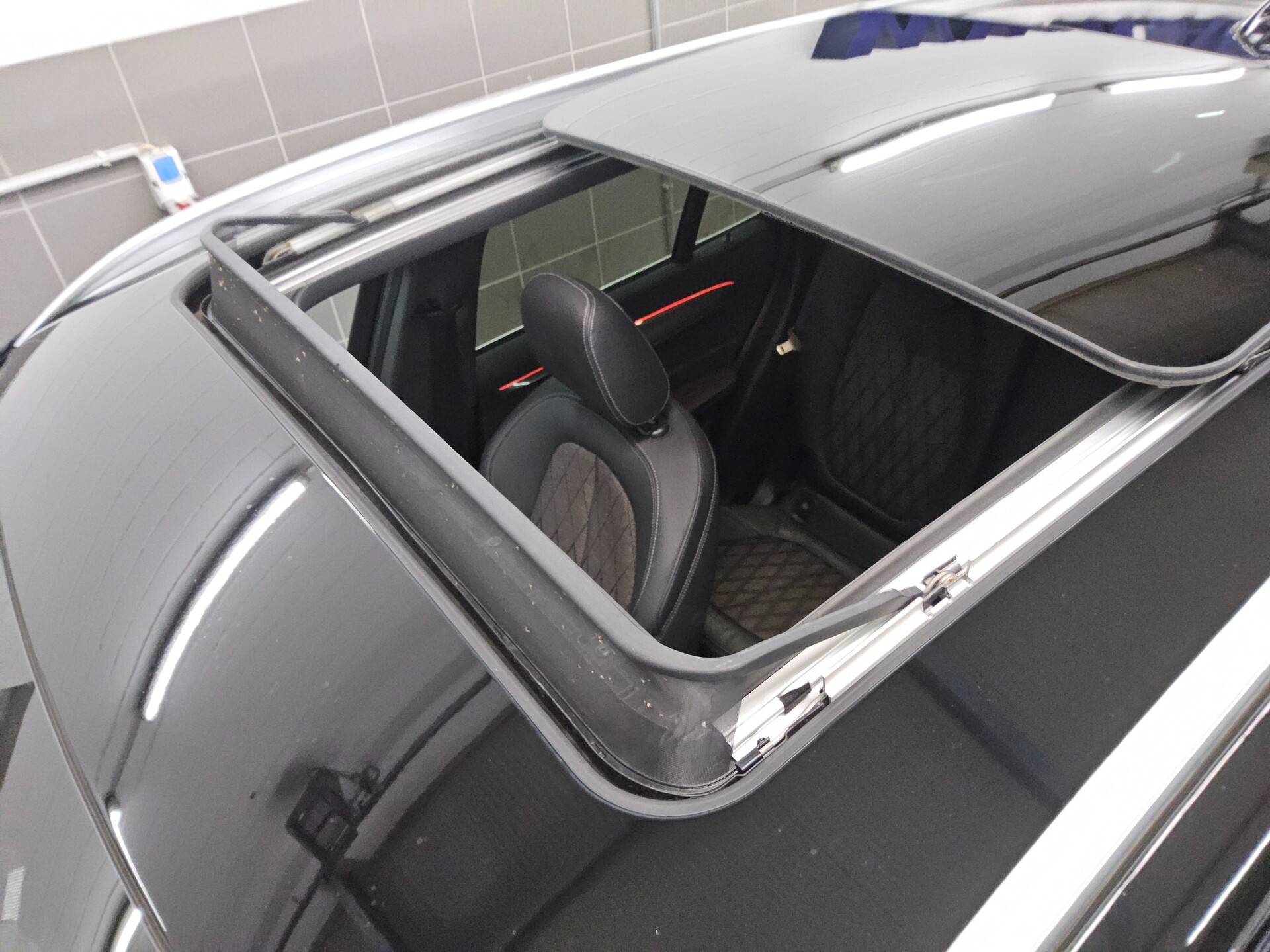 BMW X1 sDrive18d X-Line T-Leder Navi LED+ Pano AHK 11