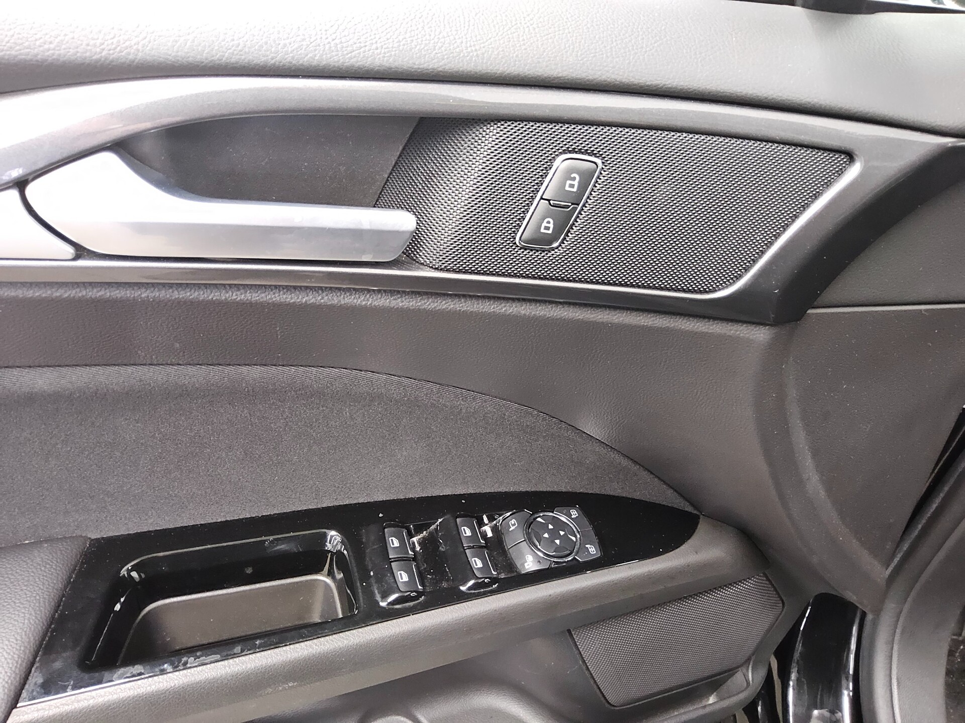 Ford Mondeo Turnier 2.0 EB Business Navi LED RfK AHK 9