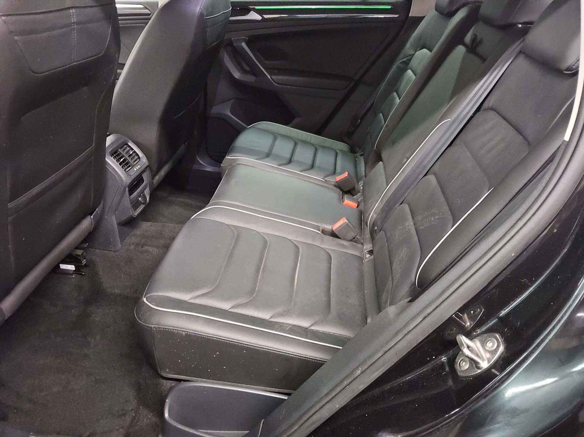 Volkswagen Tiguan 2.0 TDI Elegance Leder Navi LED AID H-K 13