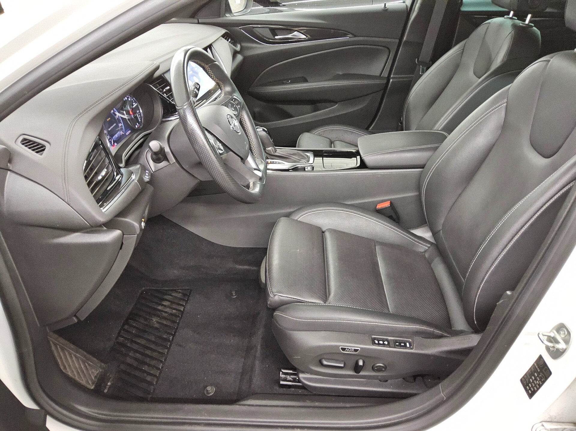 Opel Insignia ST 2.0 CDTI 4x4 Business Ed. Navi LED 8