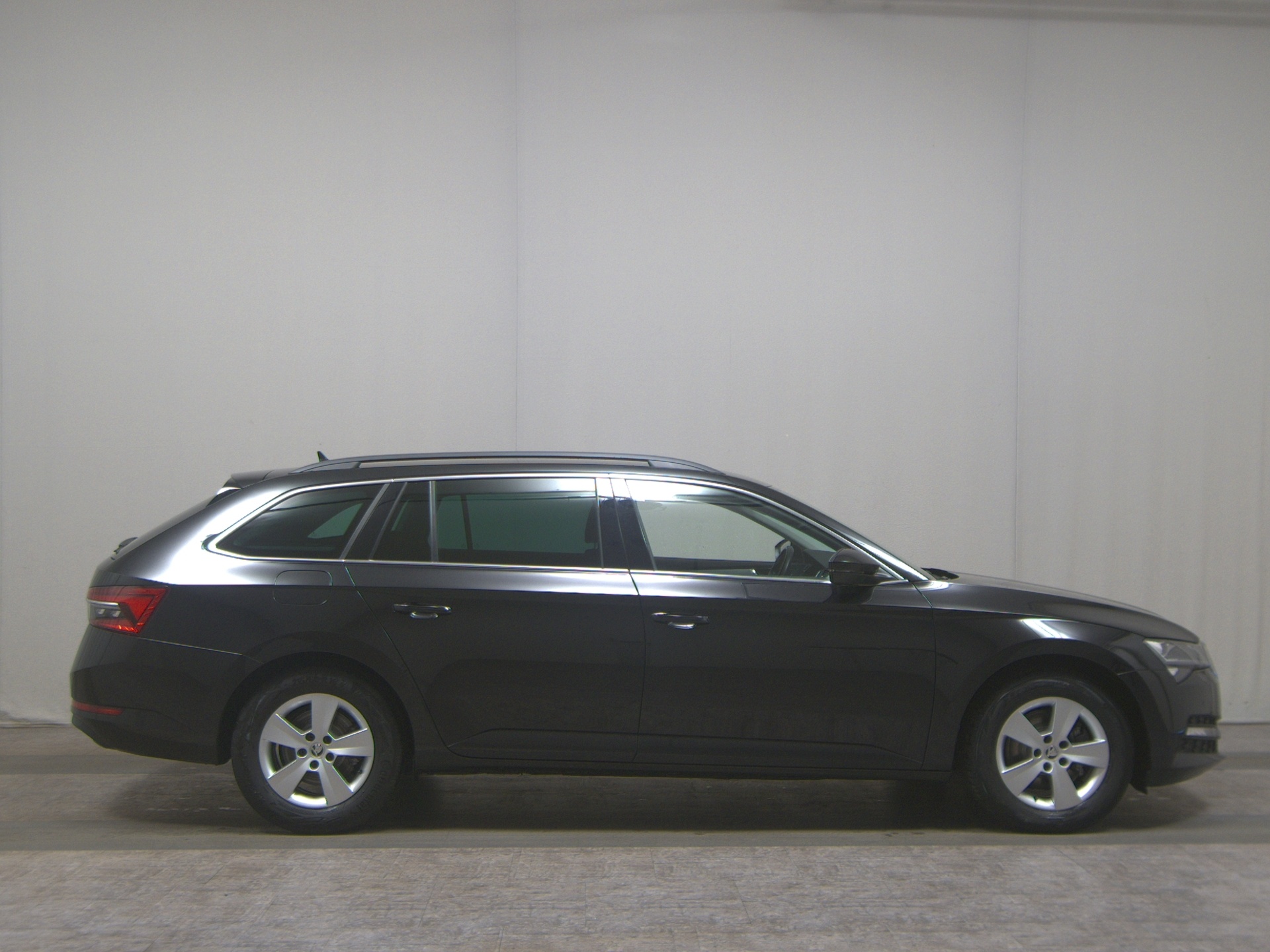 Skoda Superb Kombi 2.0 TDI Ambition Navi LED vc RfK