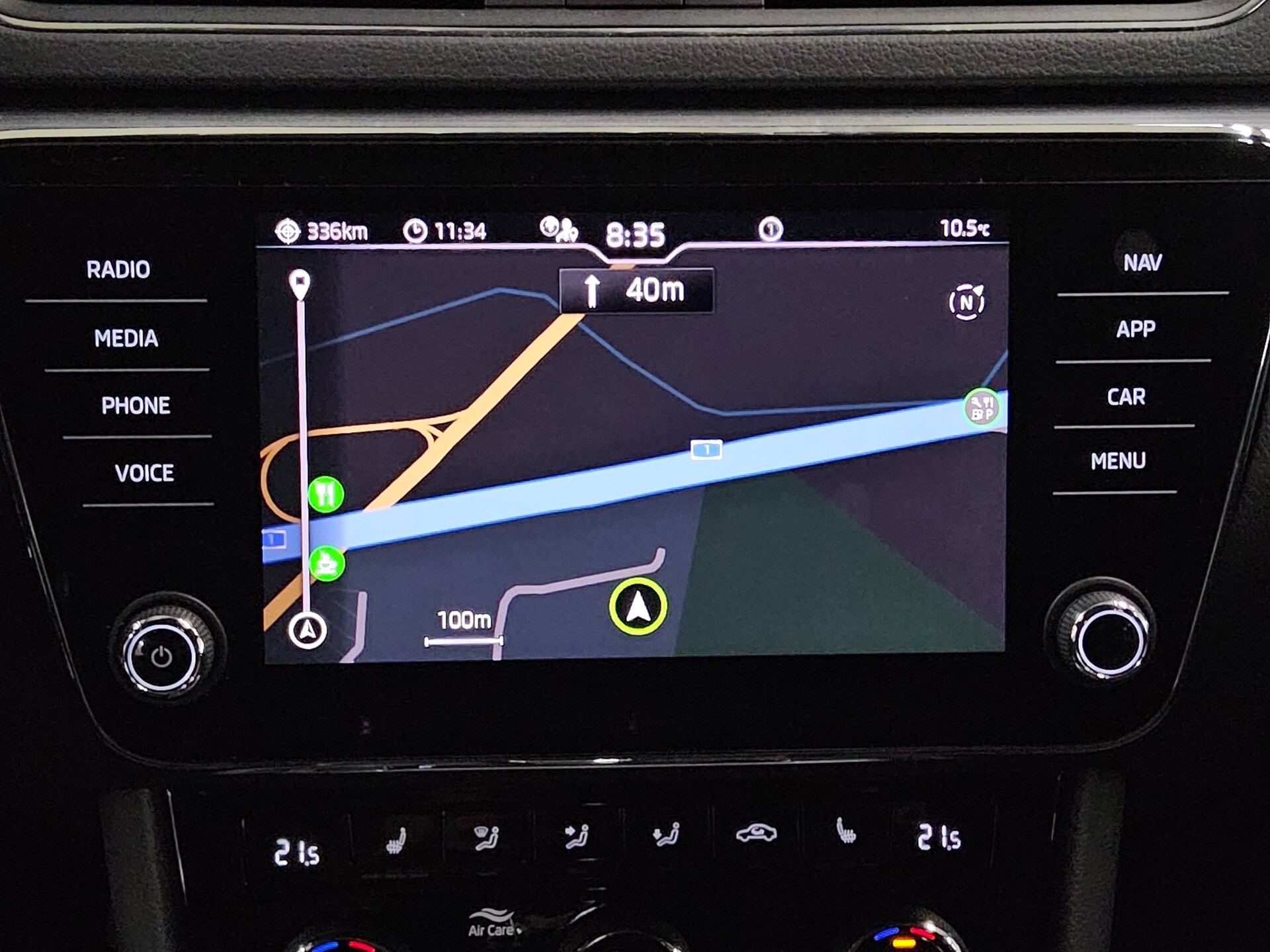 Skoda Superb Kombi 2.0 TDI Ambition Navi LED vc RfK 7