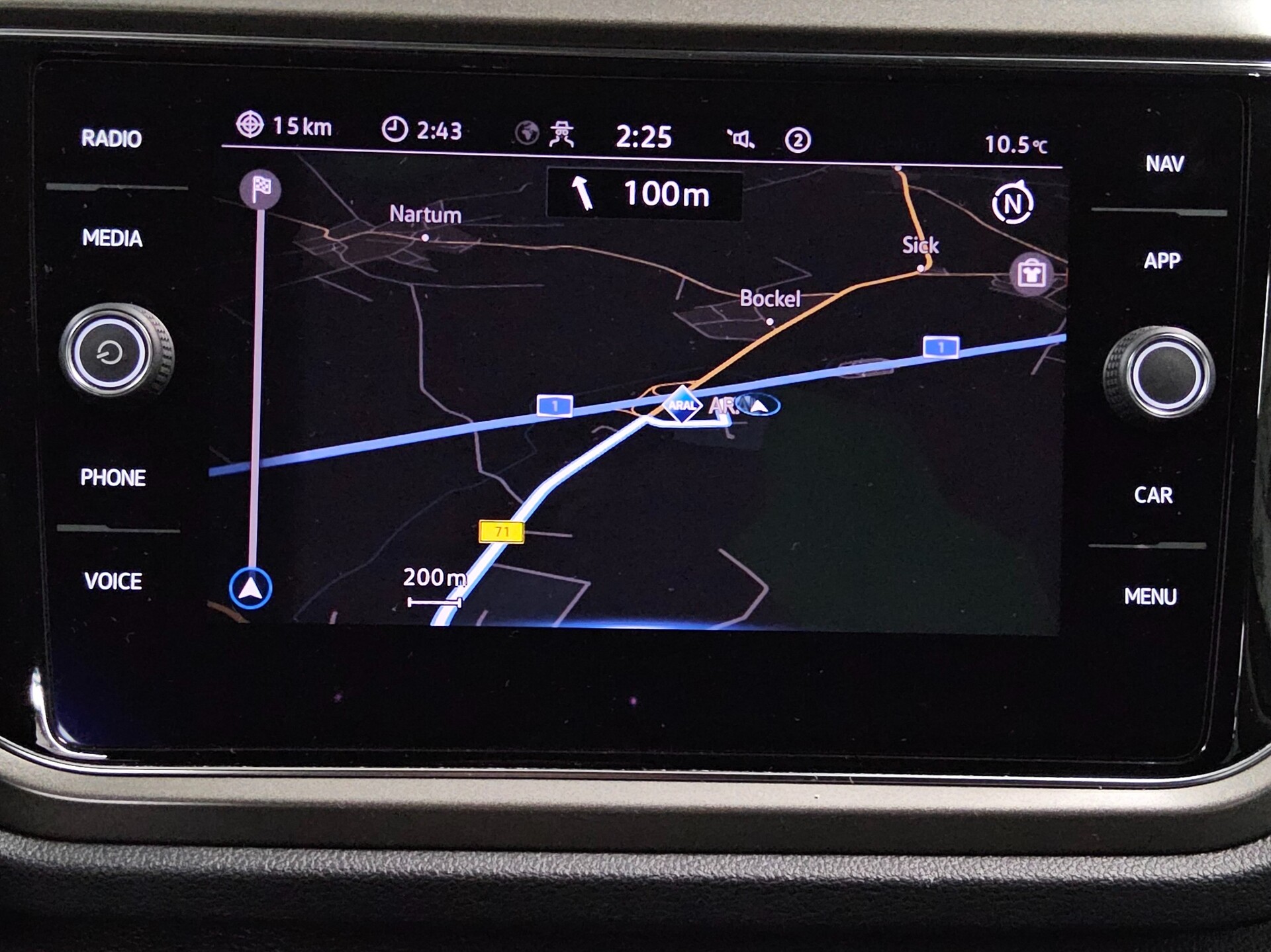 Volkswagen T-Roc 2.0 TDI Style Navi LED AID RfK Shz PDC 7