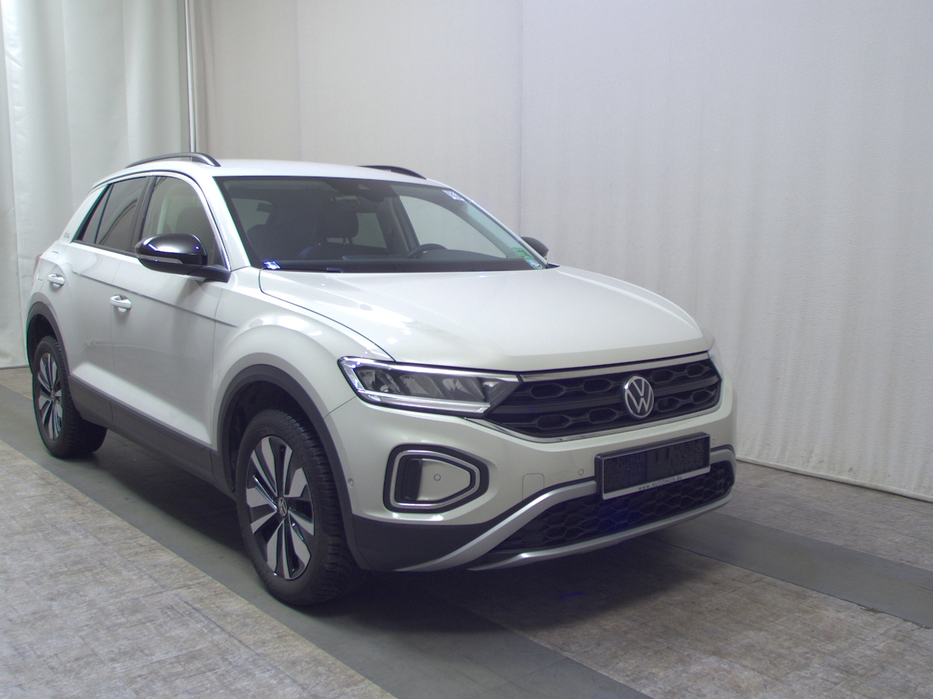 Volkswagen T-Roc 1.0 TSI Navi LED DC ACC PDC Shz 3