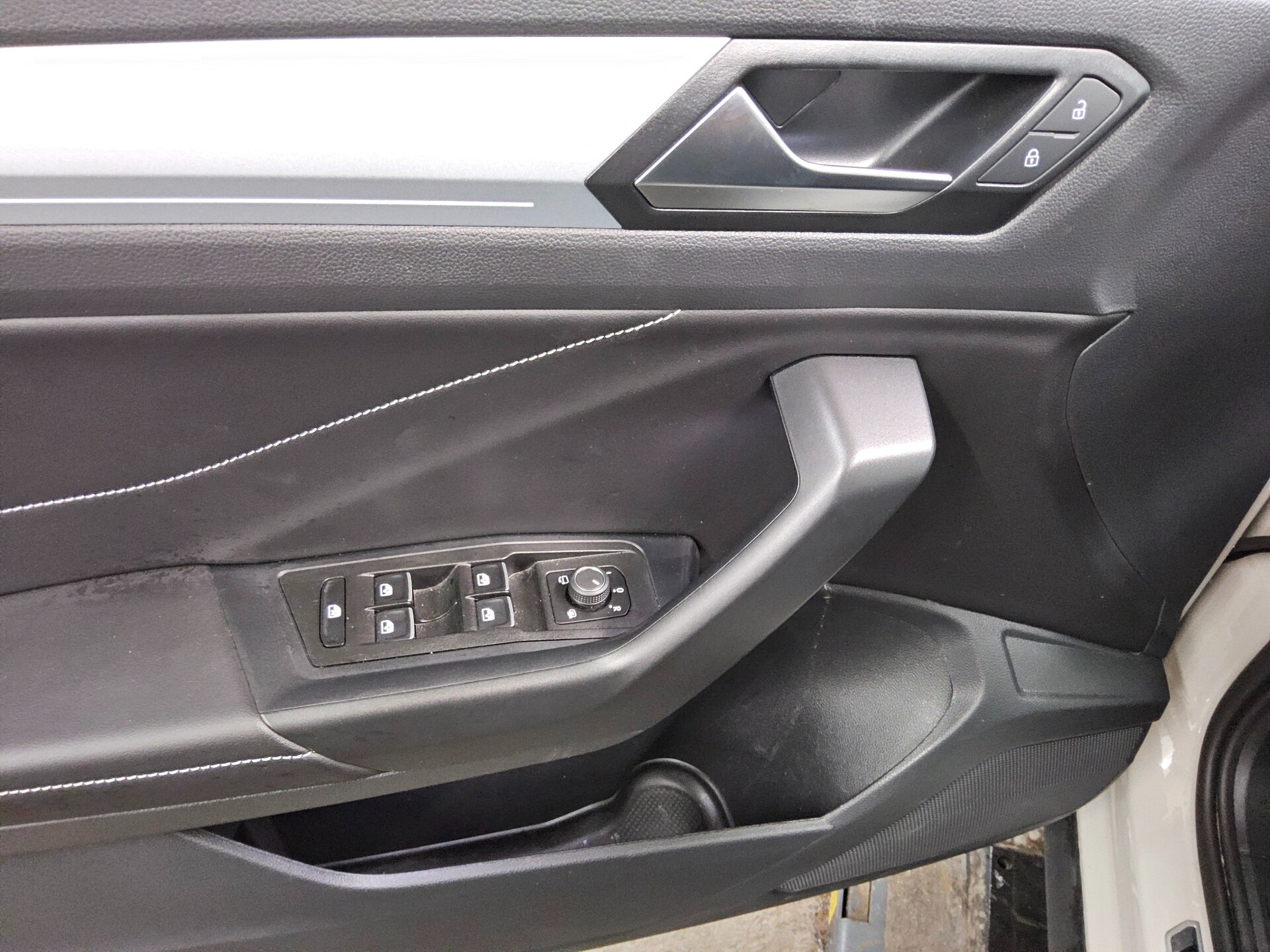 Volkswagen T-Roc 1.0 TSI Goal Navi LED DC PDC SHZ ACC 10