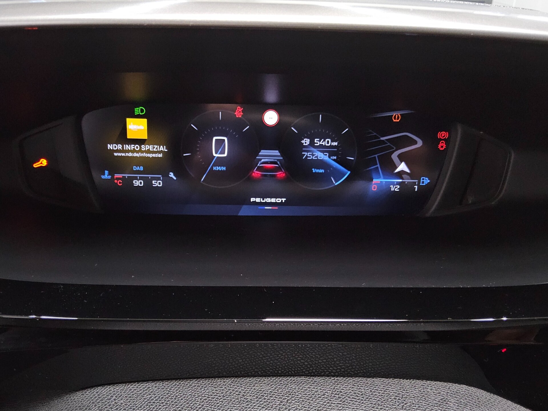 Peugeot 308 1.5 BlueHDI Allure T-Leder Navi LED RFK 8