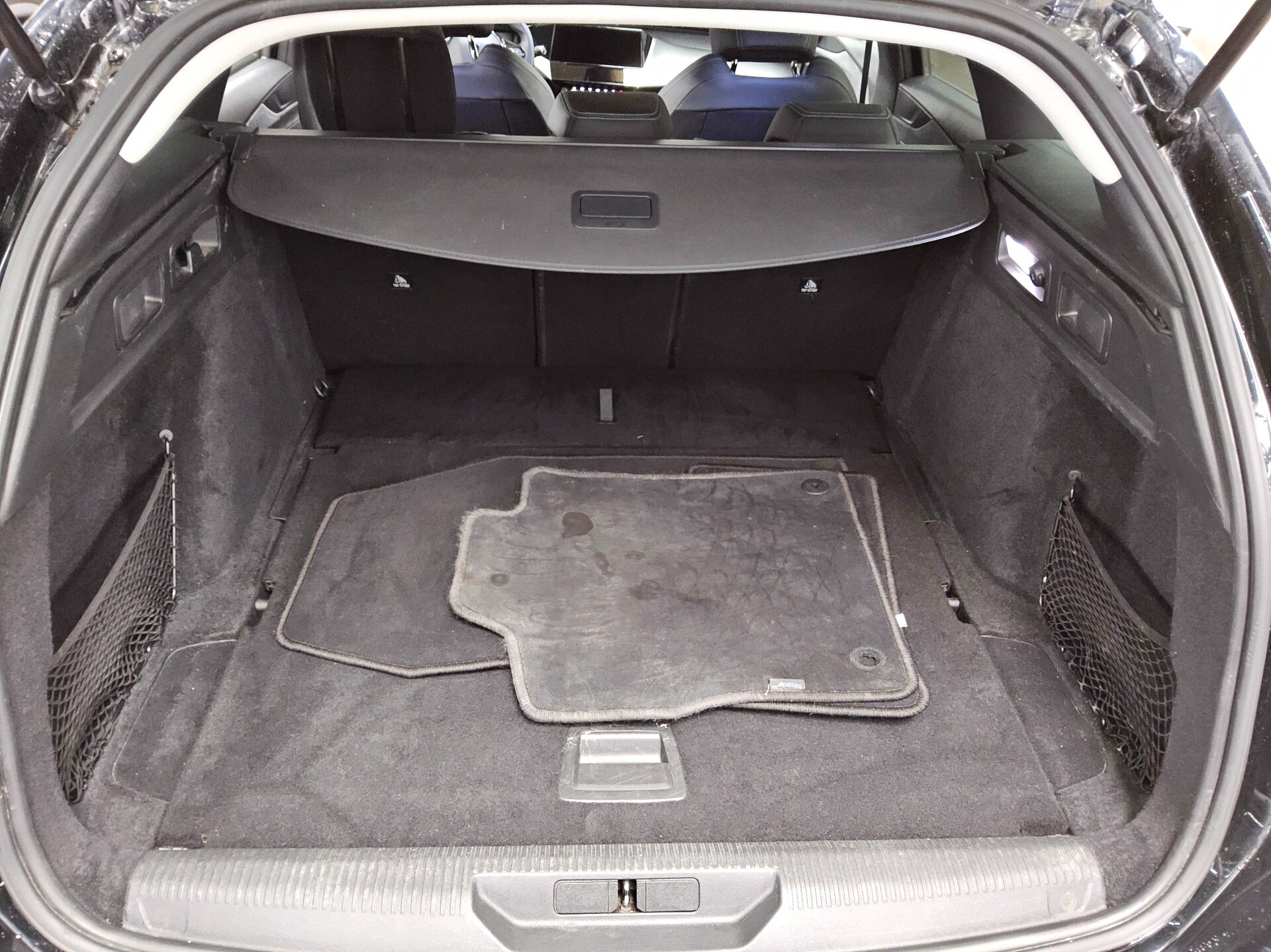 Peugeot 308 1.5 BlueHDI Allure T-Leder Navi LED RFK 12