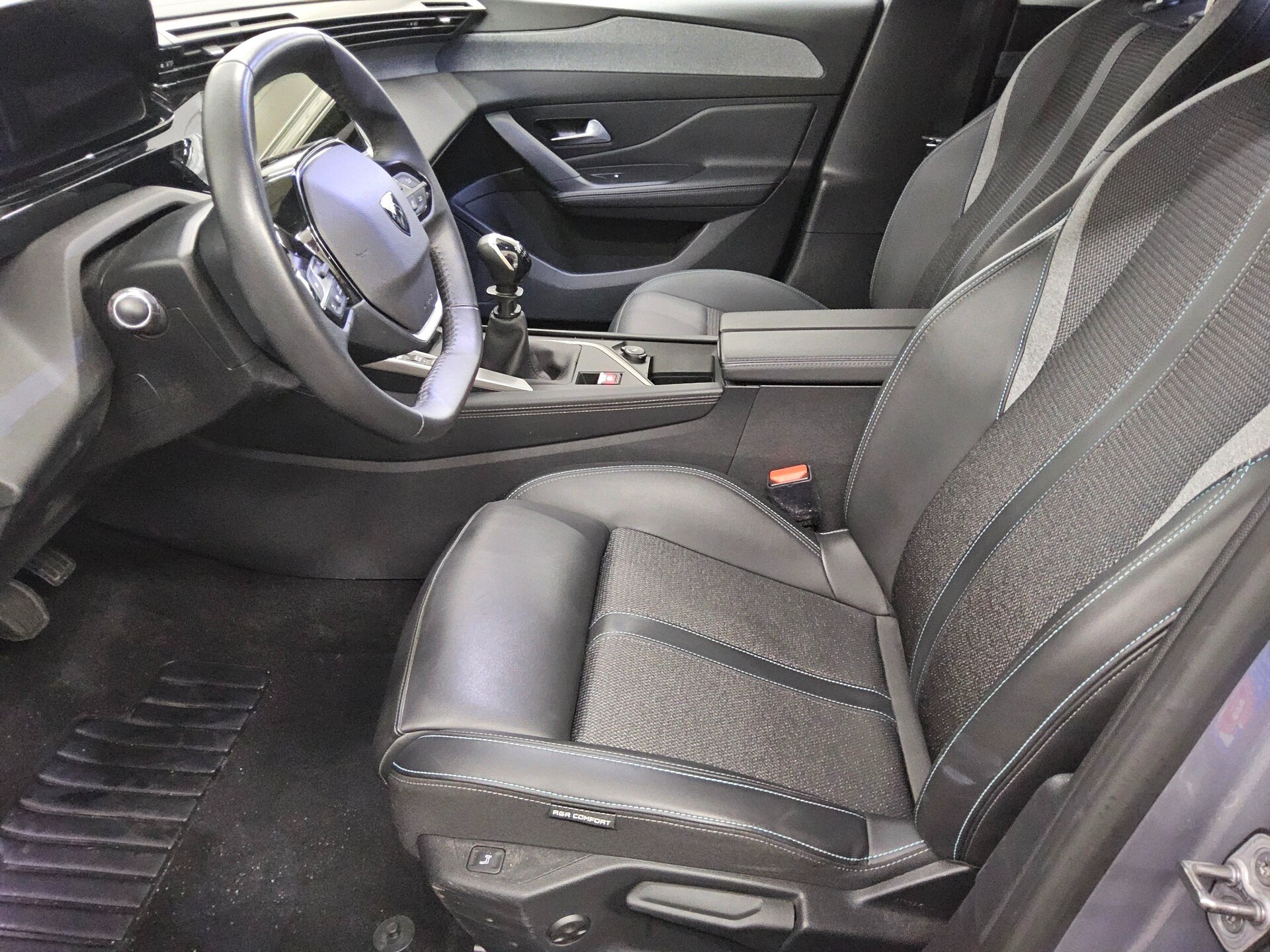 Peugeot 308 1.5 BlueHDi 130 Allure T-Leder Navi LED 360° 9