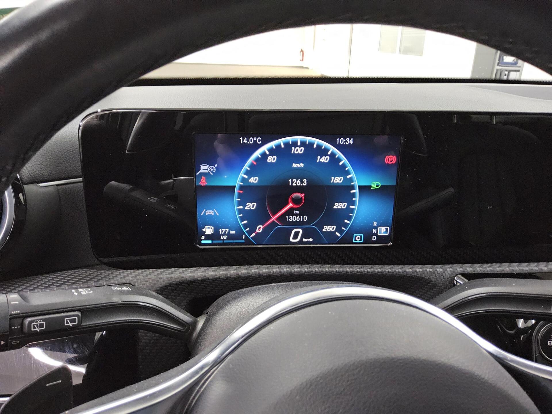 Mercedes-Benz A 200 d Leder Navi LED RfK PDC Shz Distronic+ 8