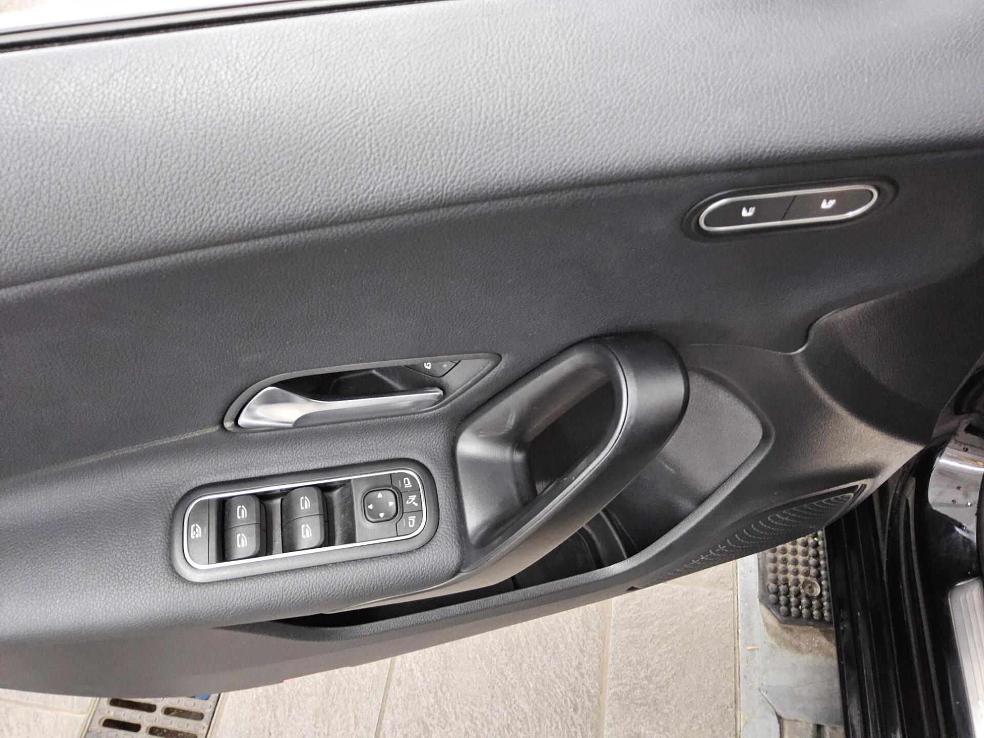 Mercedes-Benz A 200 d Leder Navi LED RfK PDC Shz Distronic+ 10