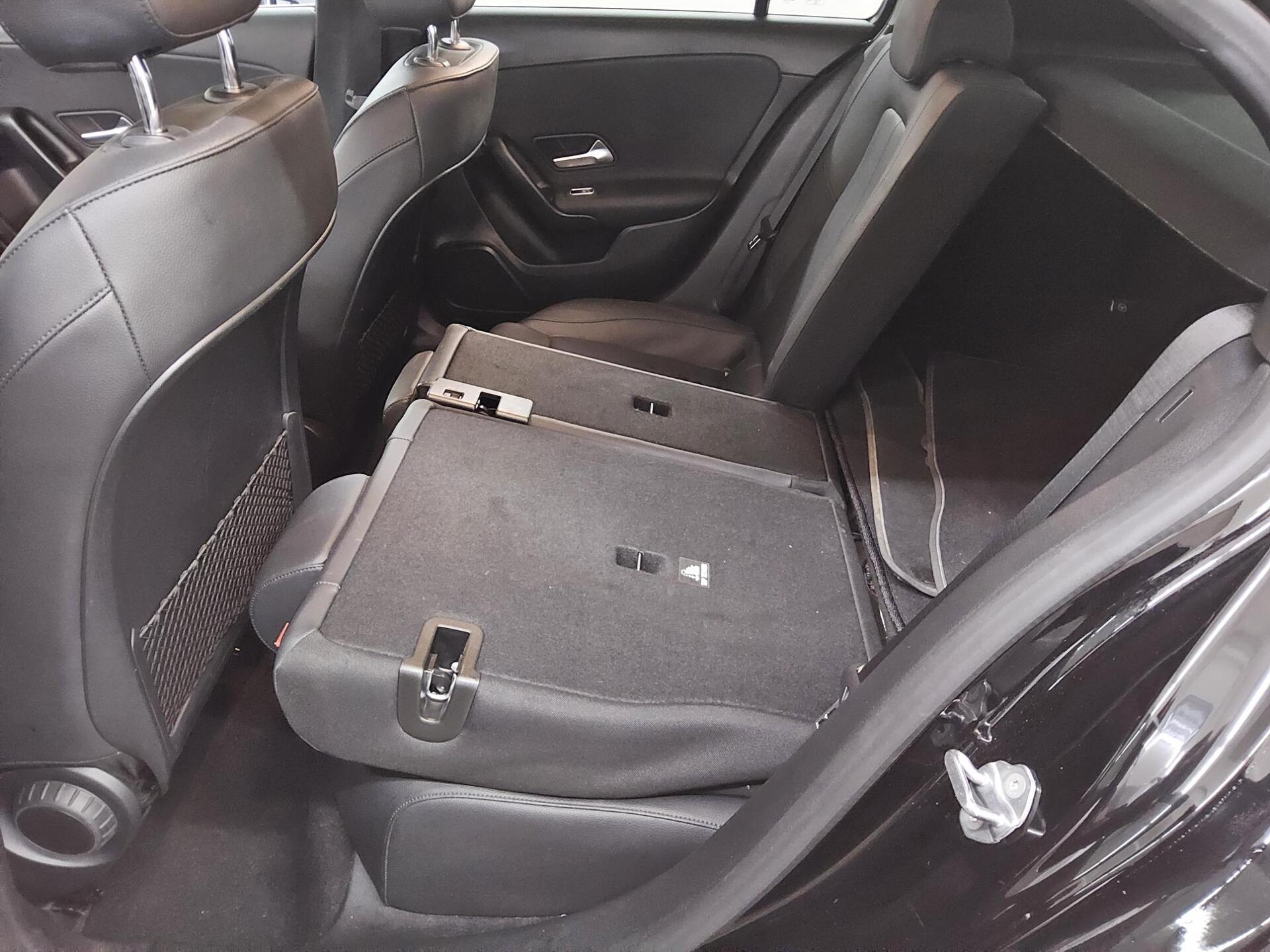 Mercedes-Benz A 200 d Leder Navi LED RfK PDC Shz Distronic+ 13