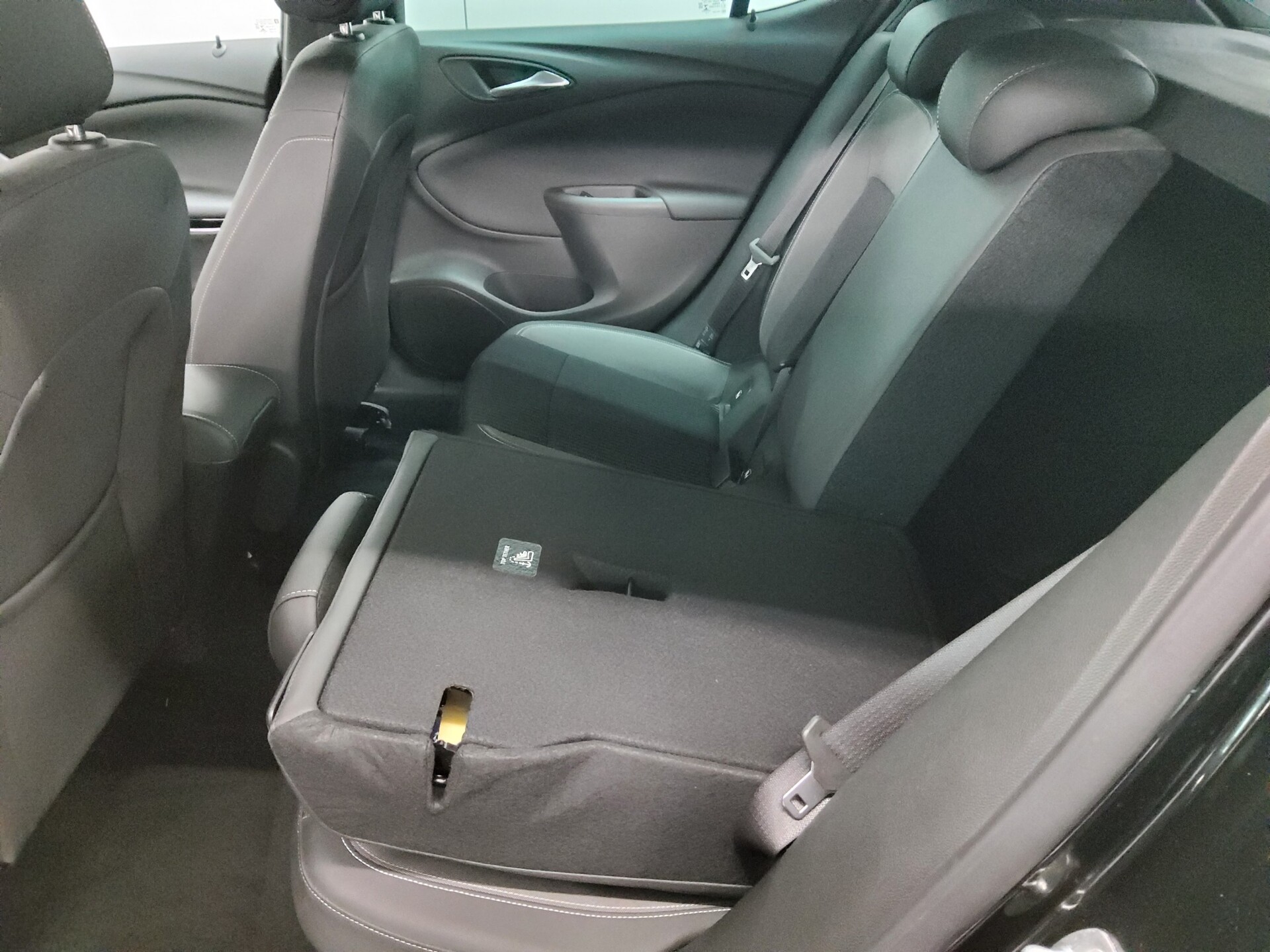 Opel Astra 1.5 D Elegance T-Leder Navi LED RfK Shz 12