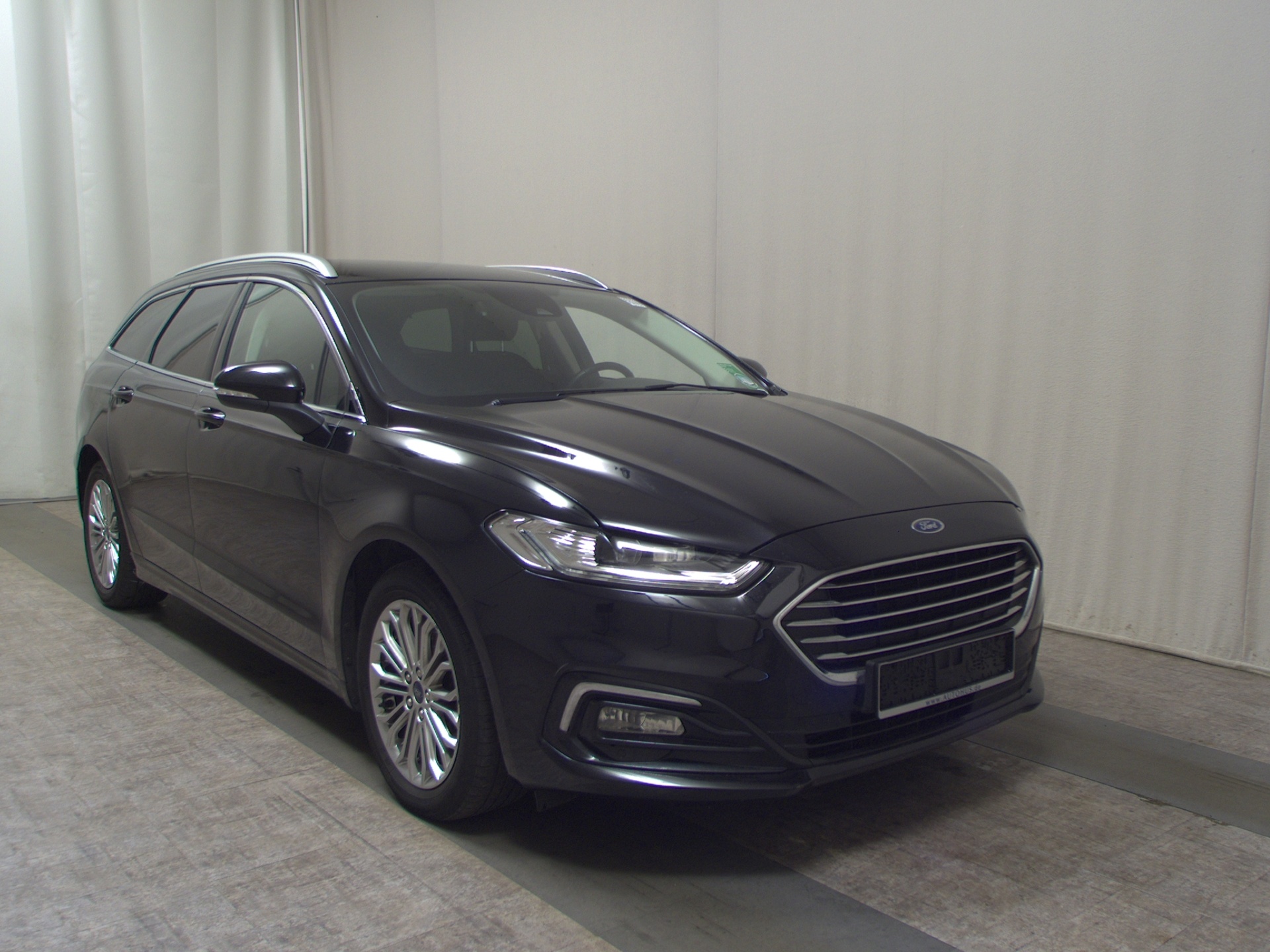 Ford Mondeo Turnier 2.0 EB Titanium Navi LED RFK AHK 3