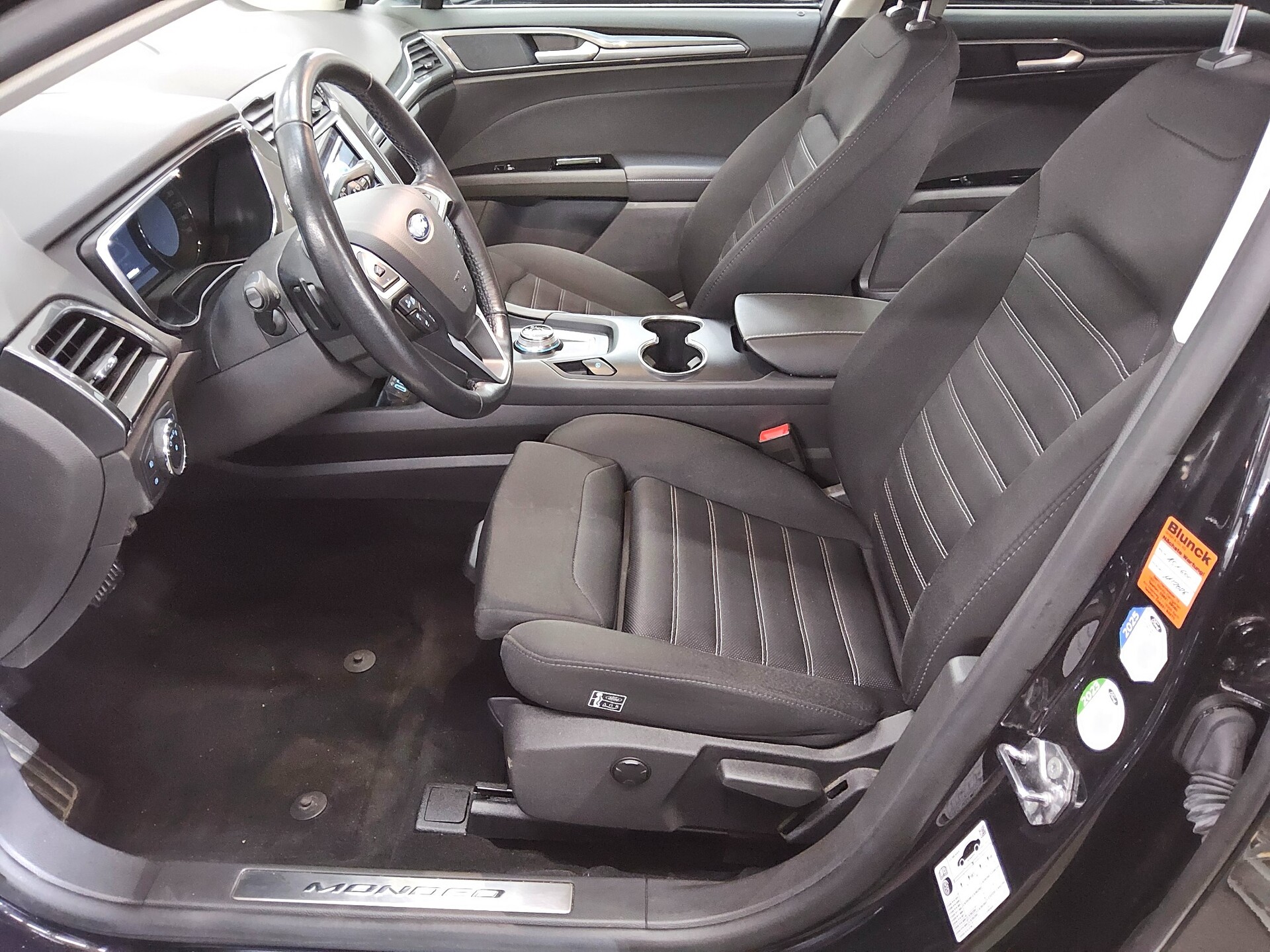 Ford Mondeo Turnier 2.0 EB Titanium Navi LED RFK AHK 8