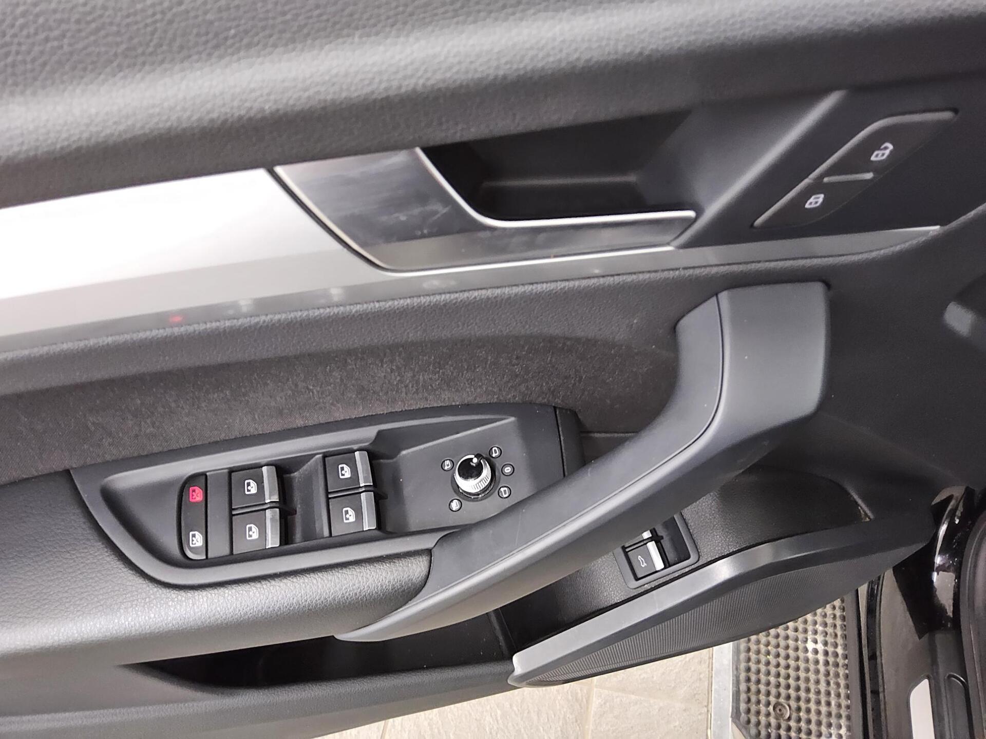 Audi Q5 50 TFSI e Qu. Navi LED vc HuD ACC Shz PDC 10