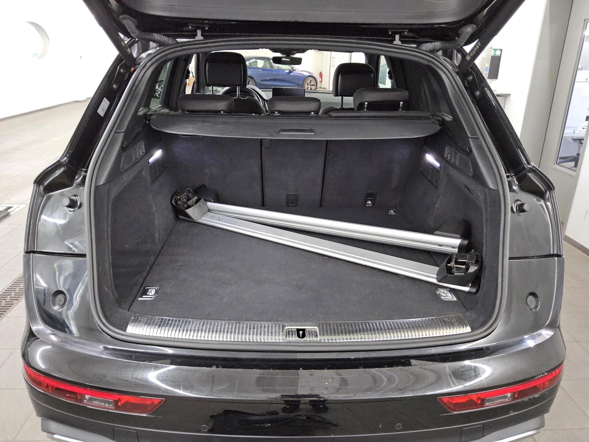 Audi Q5 50 TFSI e Qu. Navi LED vc HuD ACC Shz PDC 12