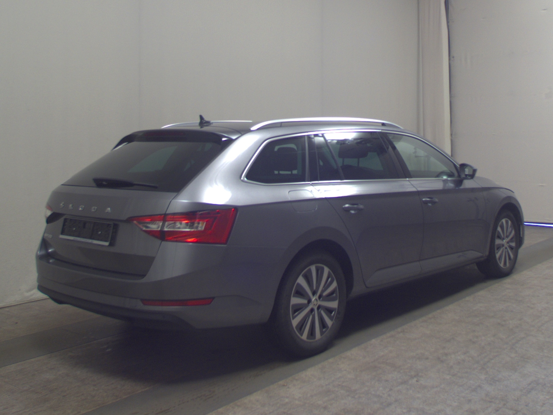 Skoda Superb Kombi 2.0 TDI Ambition Navi LED vc ACC 4