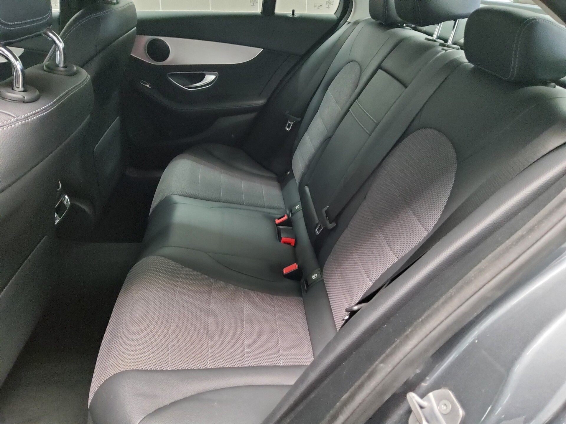 Mercedes-Benz C 220 d Avantgarde Navi Multibeam RFK StHzg Shz 13