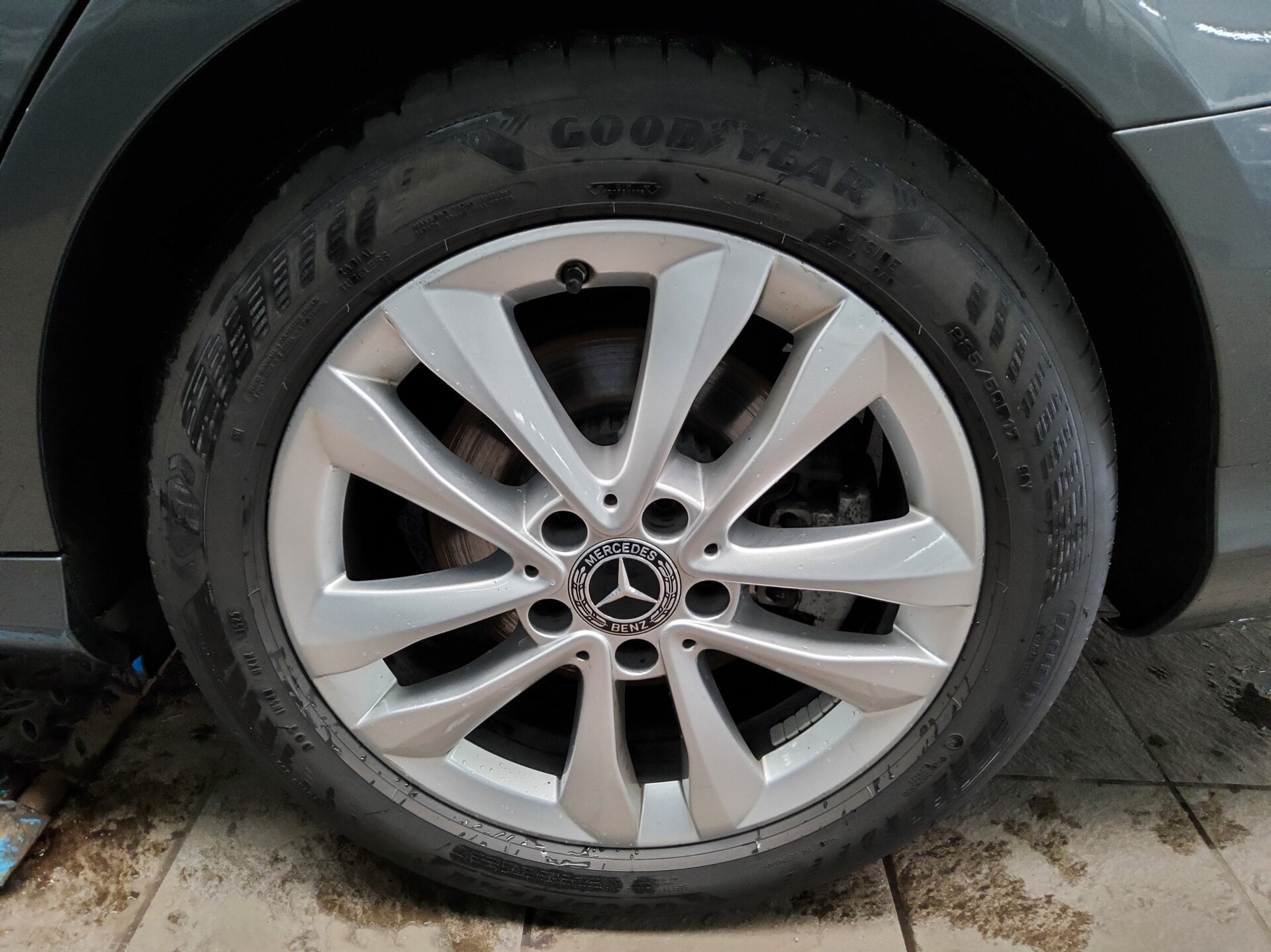 Mercedes-Benz C 220 d Avantgarde Navi Multibeam RFK StHzg Shz 10