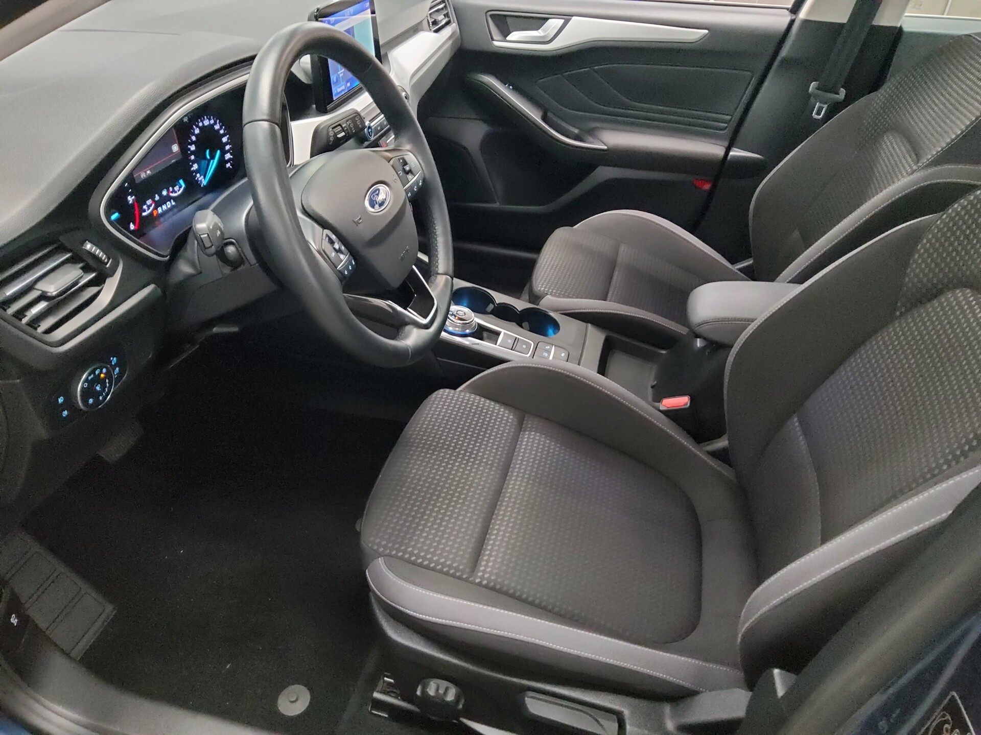 Ford Focus 1.5 EB Cool&Connect Navi LED RFK PDC 8