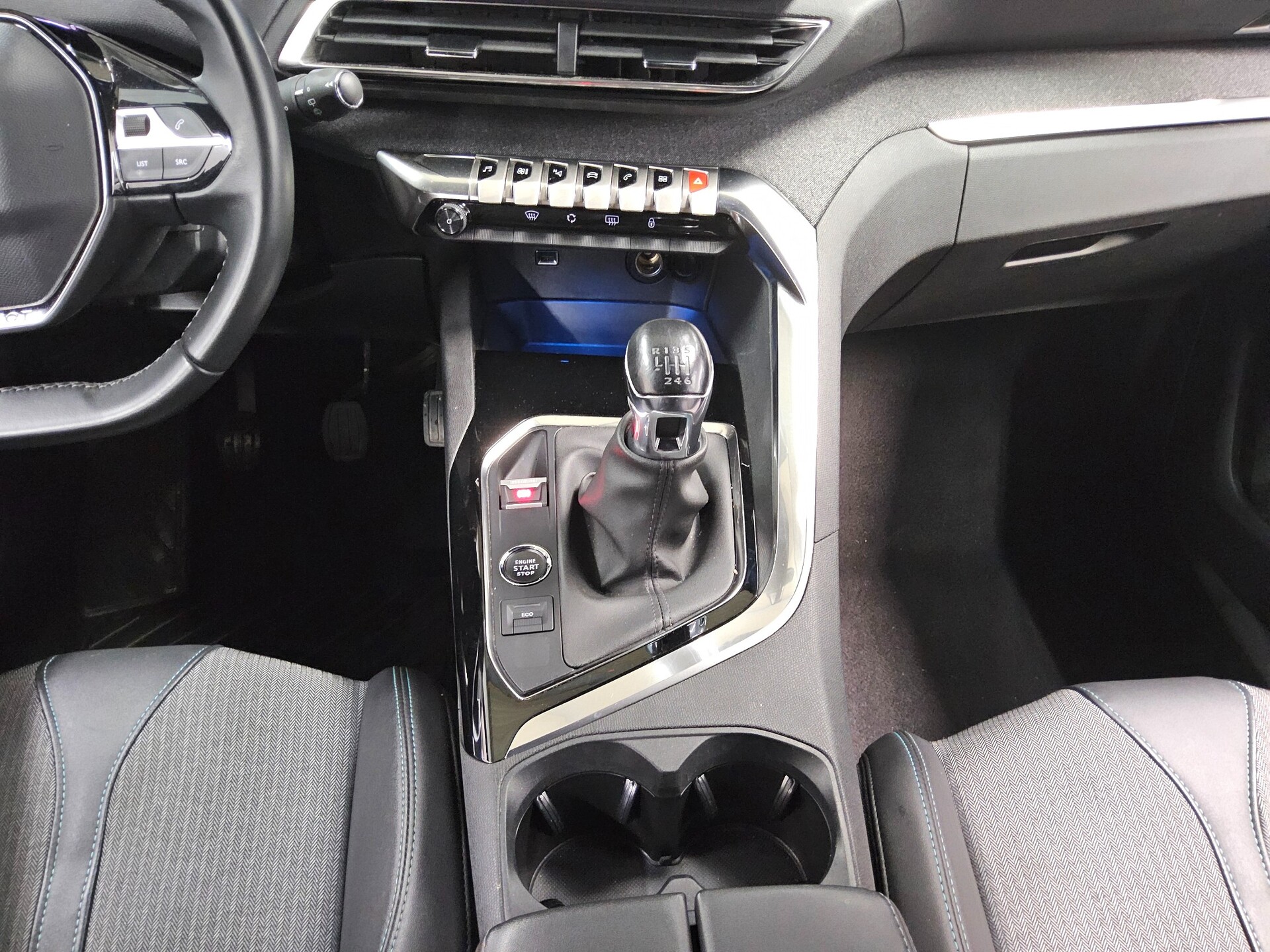 Peugeot 3008 1.2 PureTech Allure Navi LED DigiTacho 6