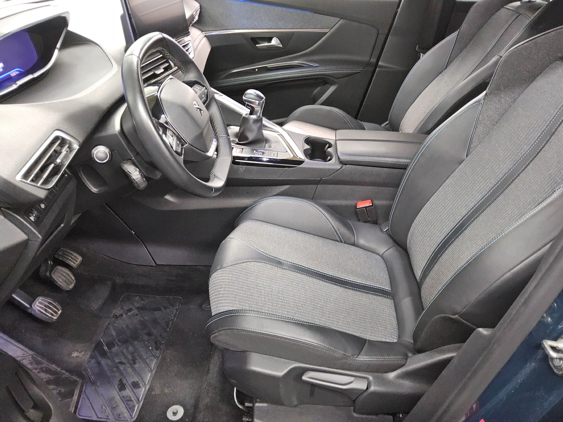 Peugeot 3008 1.2 PureTech Allure Navi LED DigiTacho 9