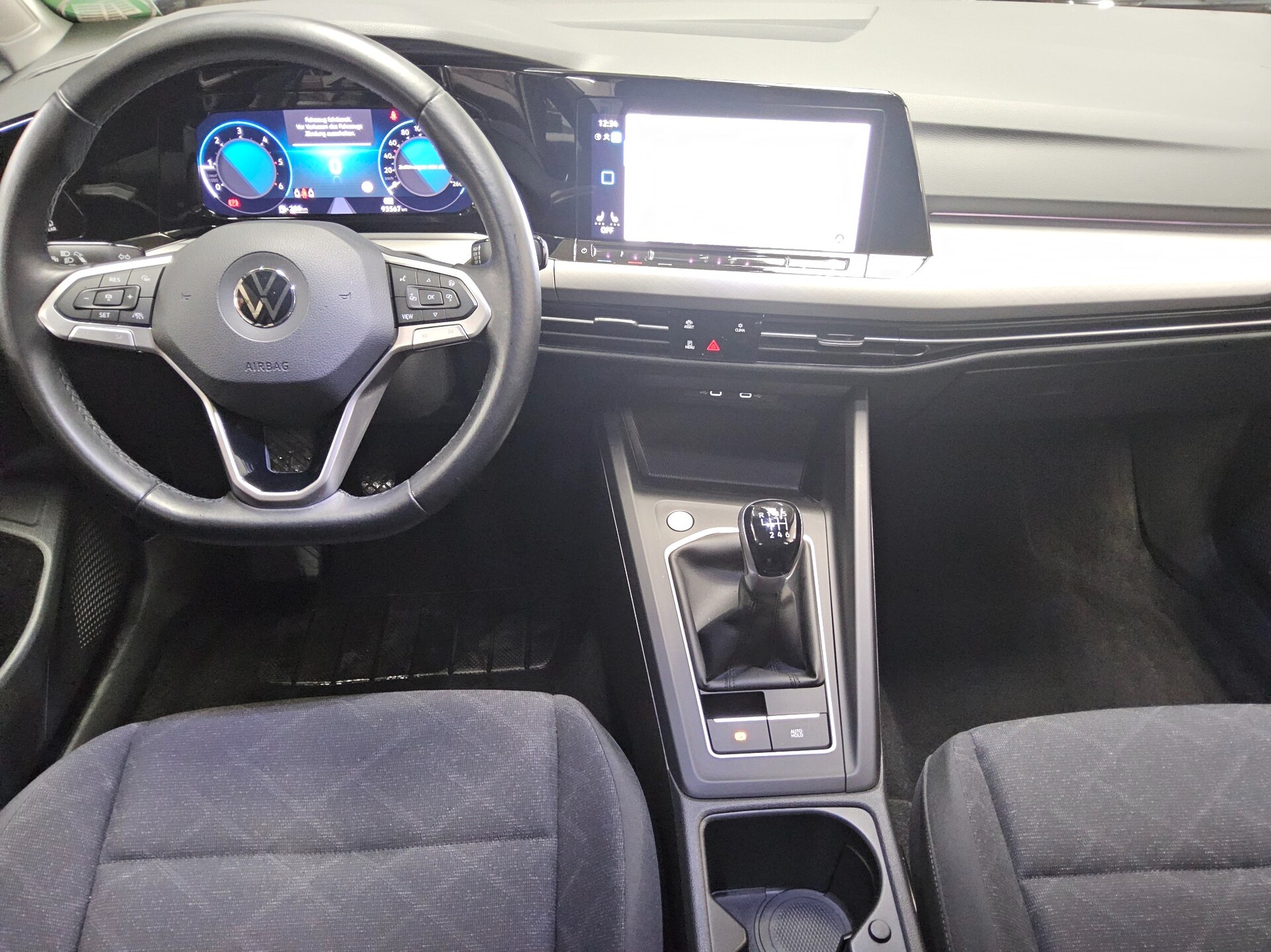 Volkswagen Golf-8 Var. 2.0 TDI Life Navi LED DC ACC PDC Shz 5