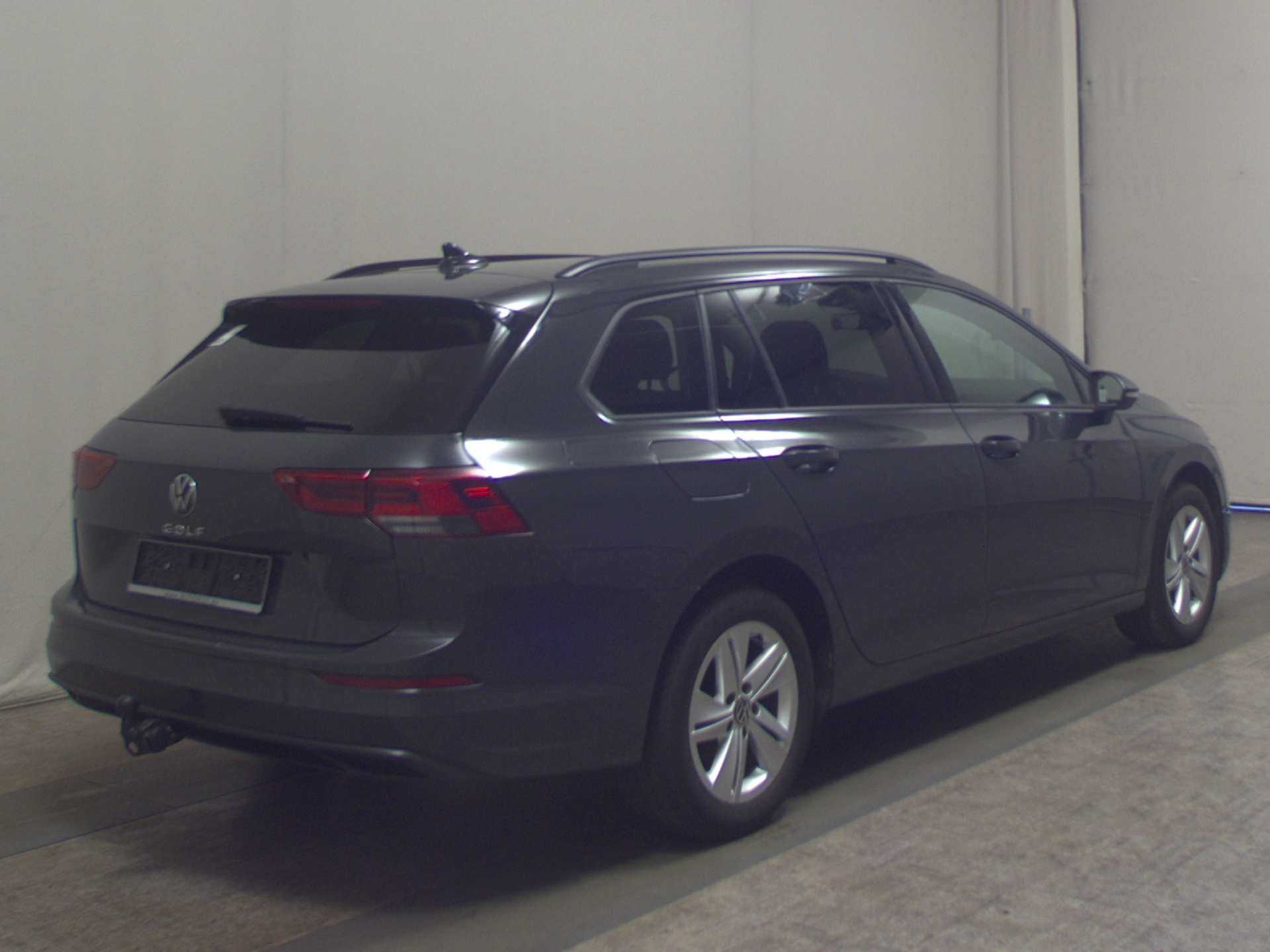 Volkswagen Golf-8 Var. 2.0 TDI Life Navi LED DC ACC AHK Shz 4