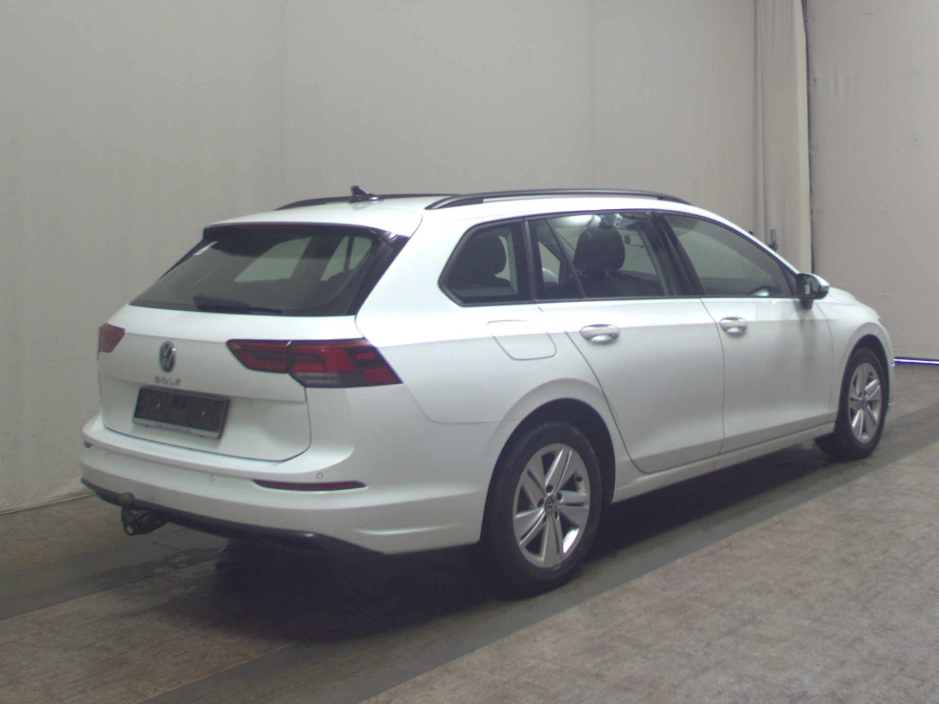 Volkswagen Golf-8 Var. 2.0 TDI Life Navi LED AID ACC PDC 4