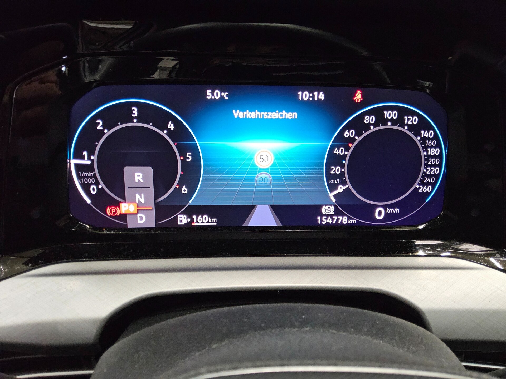 Volkswagen Golf-8 Var. 2.0 TDI Life Navi LED AID ACC PDC 8