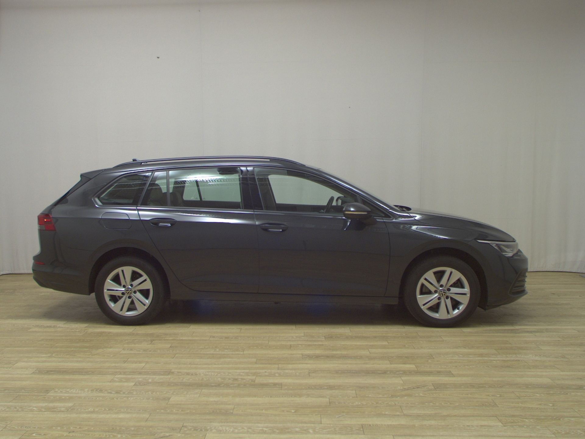 Volkswagen Golf-8 Var. 2.0 TDI Life Navi LED DC ACC PDC Shz