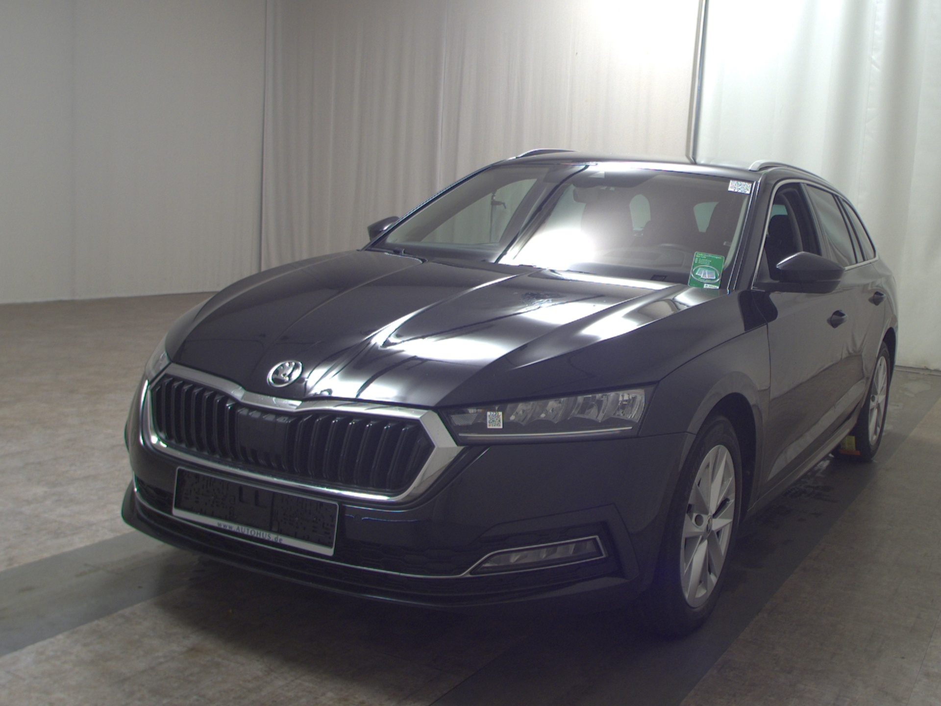 Skoda Octavia Kombi 2.0 TDI Style Navi LED vc ACC HuD 2