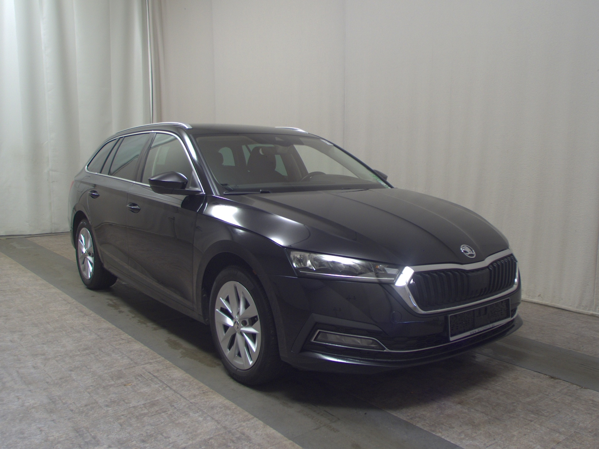 Skoda Octavia Kombi 2.0 TDI Style Navi LED vc ACC HuD 3