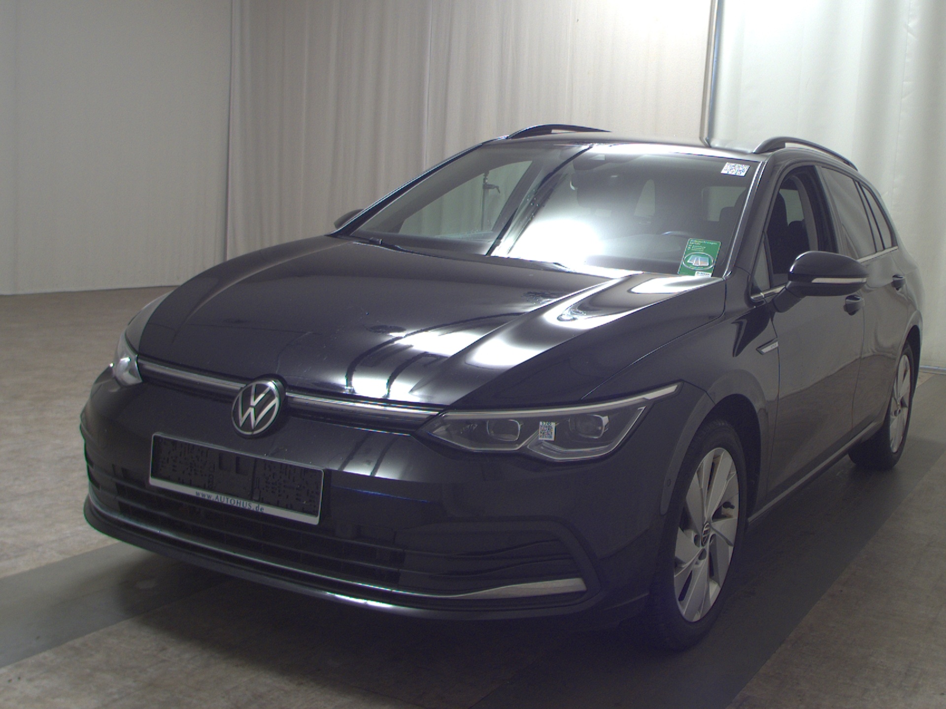 Volkswagen Golf-8 Var. 2.0 TDI Style Navi LED DC ACC PDC 2